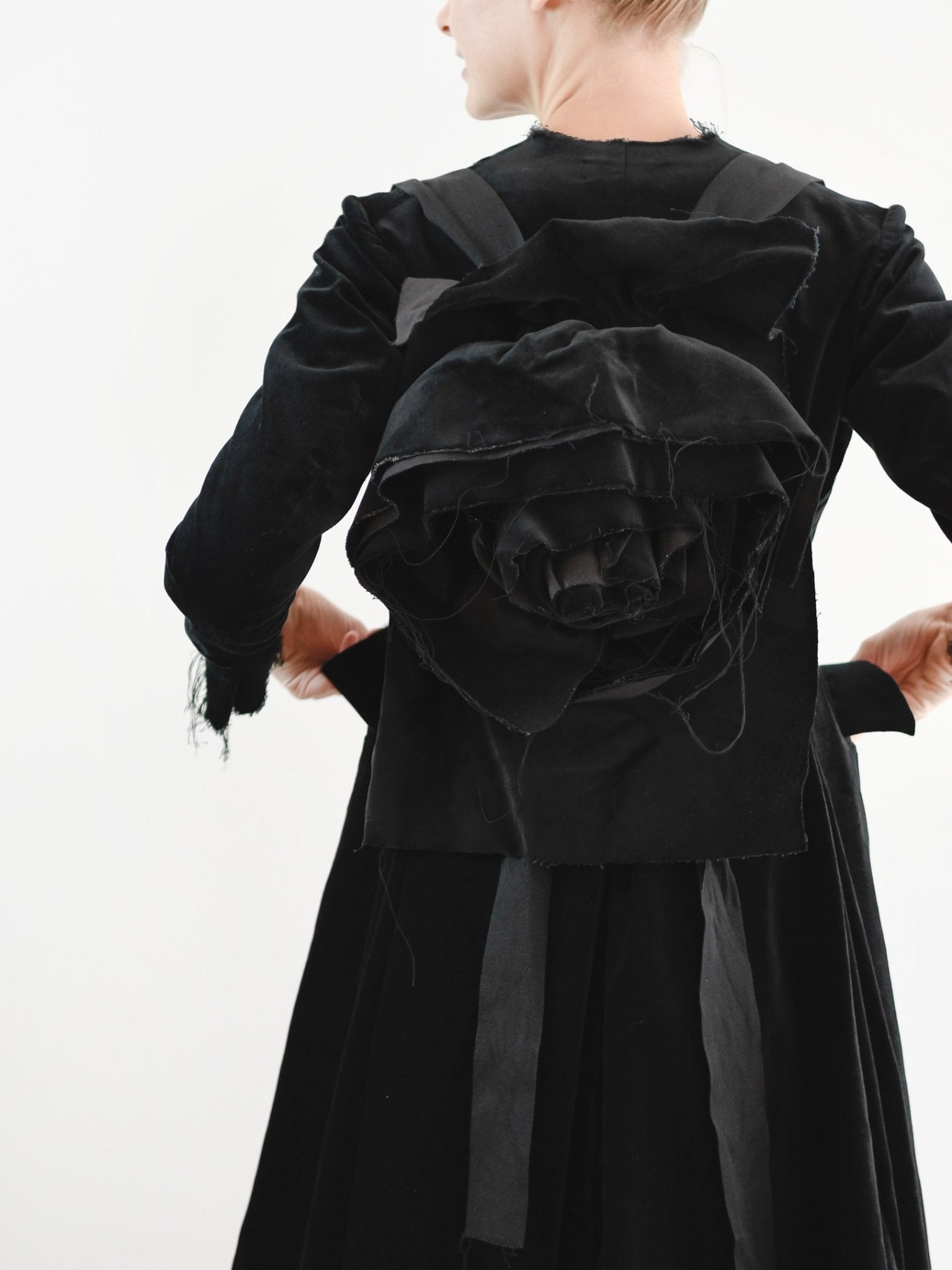 ELENA DAWSON – Worthwhile