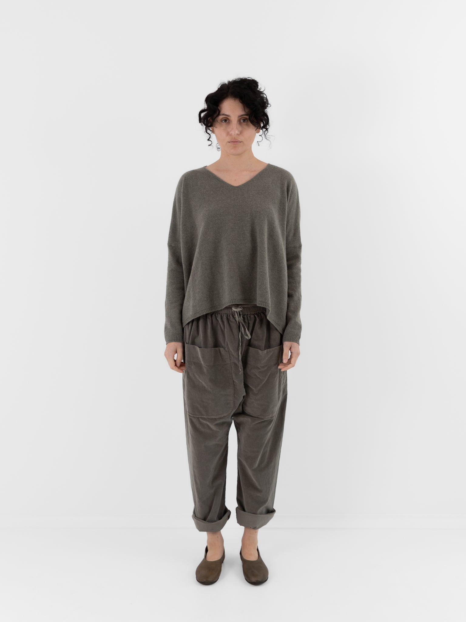 Album di Famiglia Braghe Tasche V in Taupe - ALBUM DI FAMIGLIA at Worthwhile - shop PANT