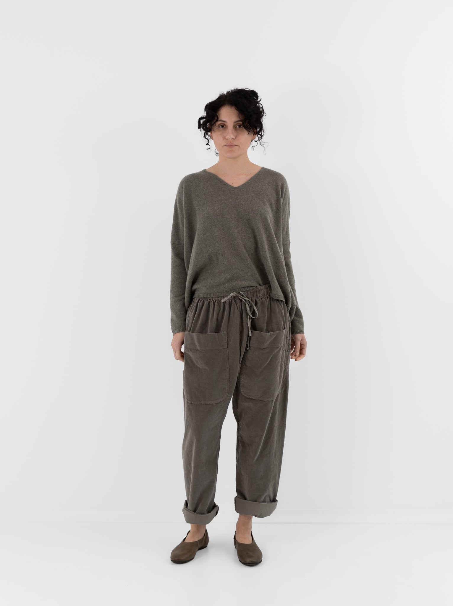 Album di Famiglia Braghe Tasche V in Taupe - ALBUM DI FAMIGLIA at Worthwhile - shop PANT