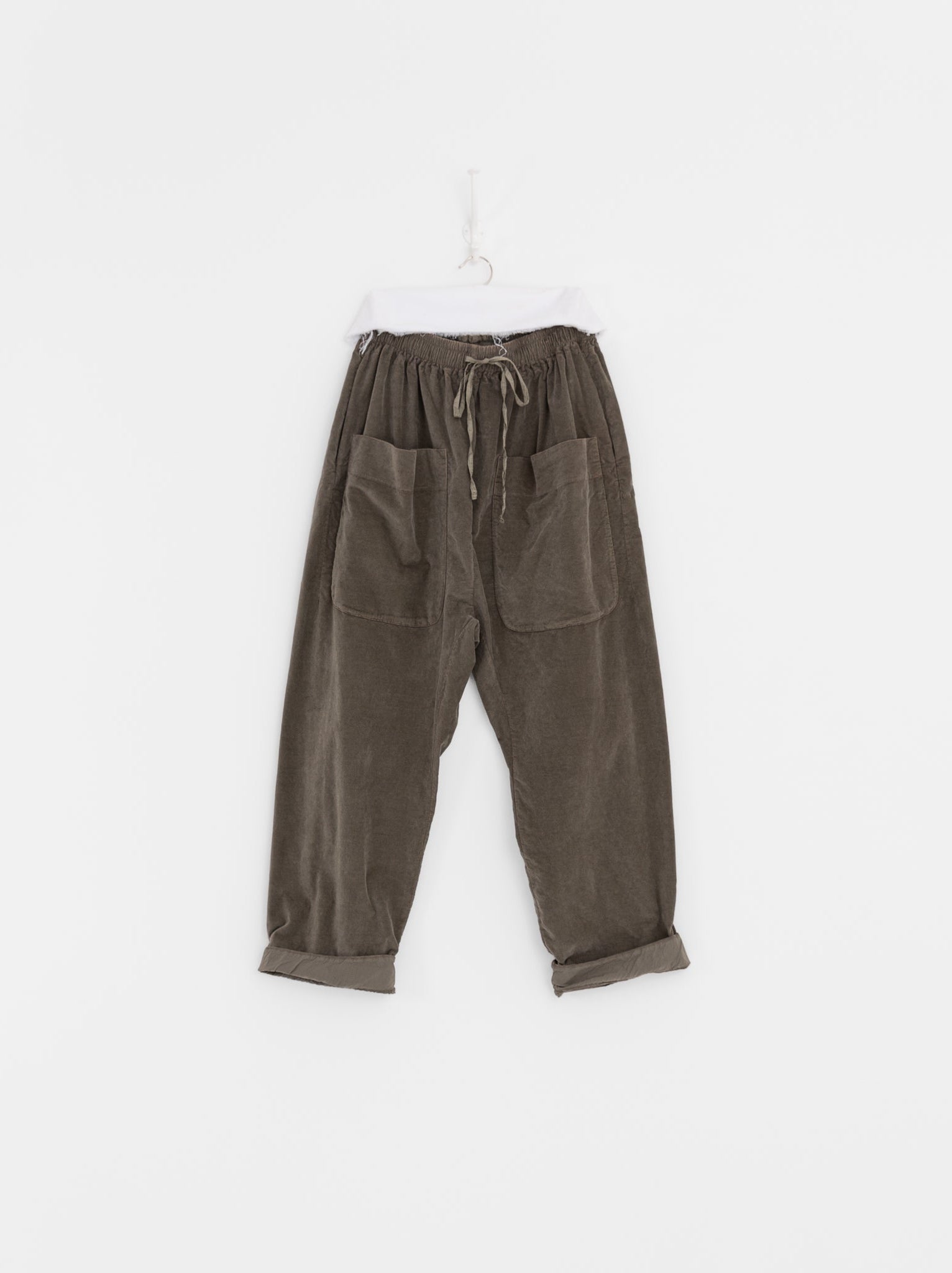 Album di Famiglia Braghe Tasche V in Taupe - ALBUM DI FAMIGLIA at Worthwhile - shop PANT