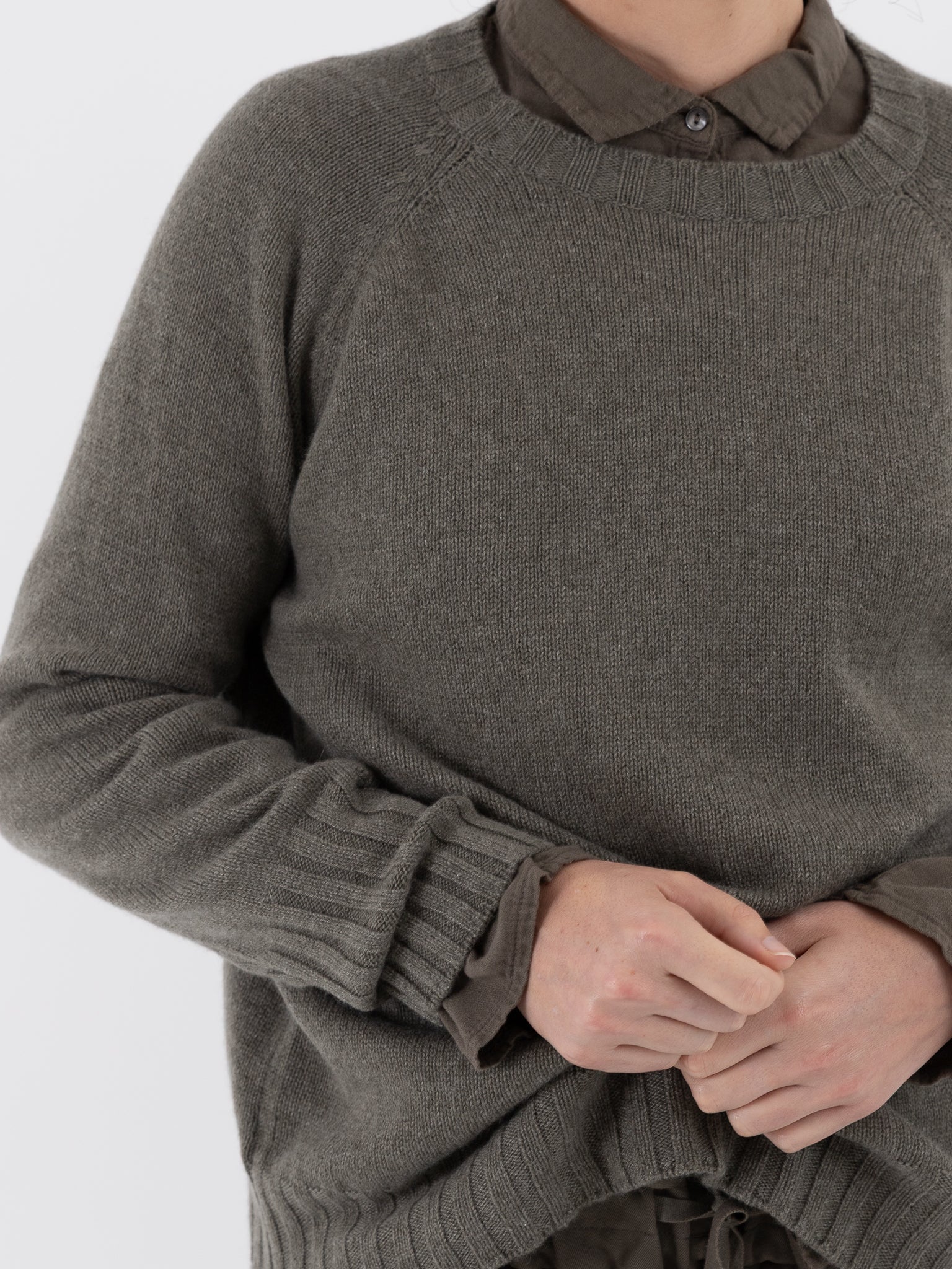 Album di Famiglia Girocollo Raglan Crew WS in Taupe - ALBUM DI FAMIGLIA at Worthwhile - shop SWEATER