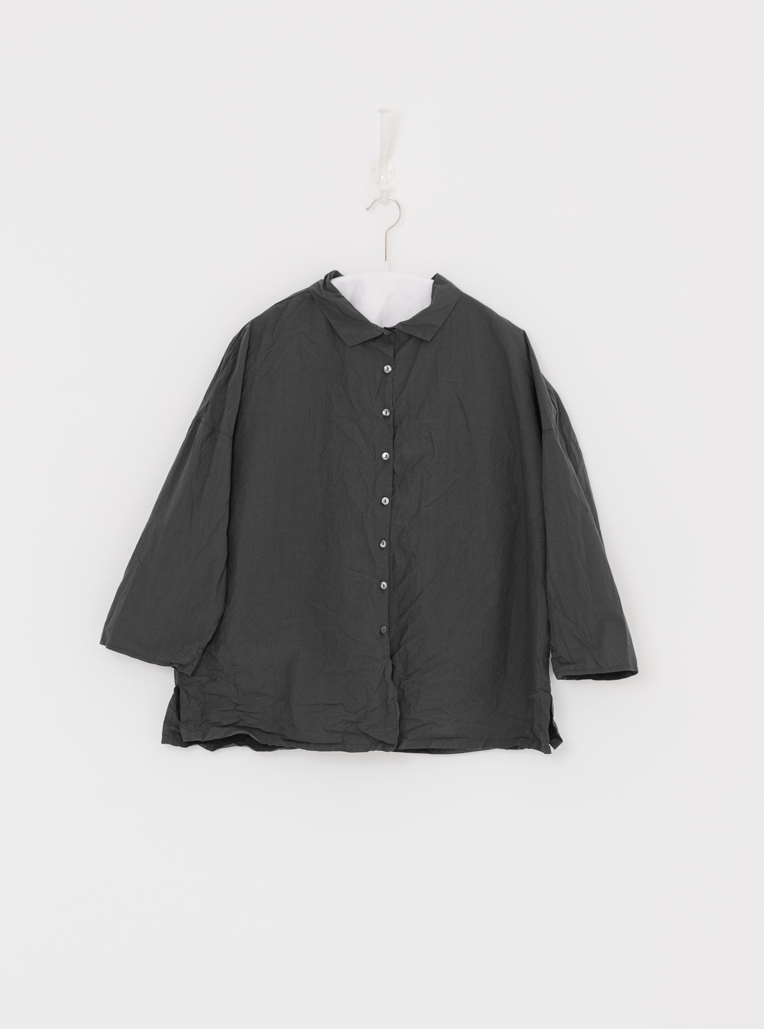 Album di Famiglia Short Collar Shirt in Thyme TC - ALBUM DI FAMIGLIA at Worthwhile - shop TOP