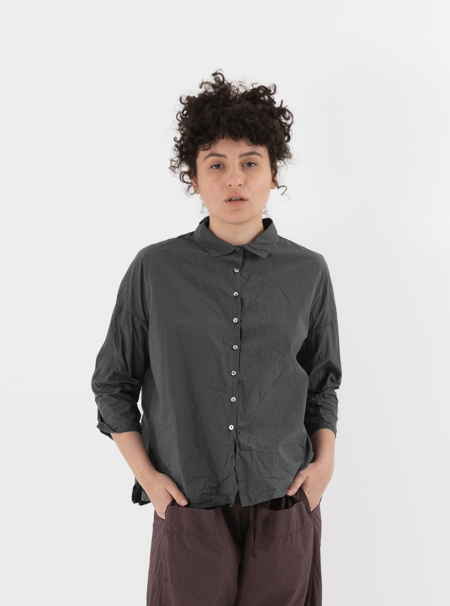 Album di Famiglia Short Collar Shirt in Thyme TC - ALBUM DI FAMIGLIA at Worthwhile - shop TOP