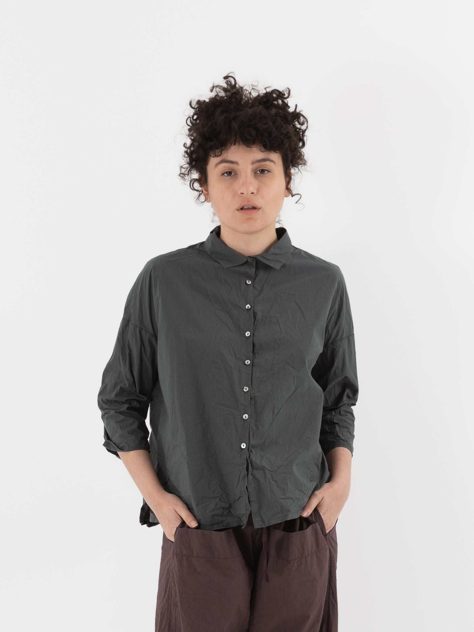 Album di Famiglia Short Collar Shirt in Thyme TC - ALBUM DI FAMIGLIA at Worthwhile - shop TOP