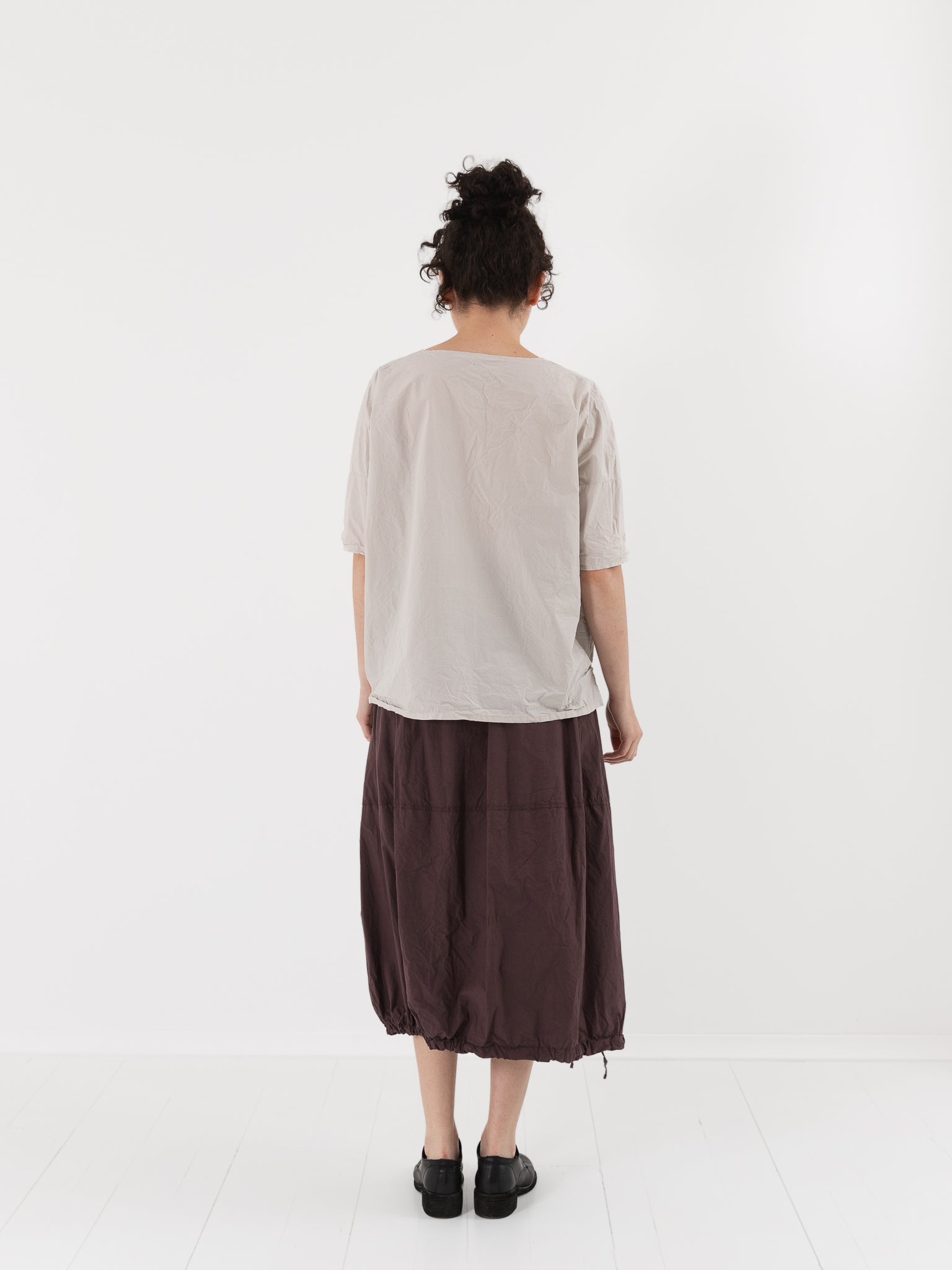 Album di Famiglia Simple Tee Shirt in Pebble TC - ALBUM DI FAMIGLIA at Worthwhile - shop TOP