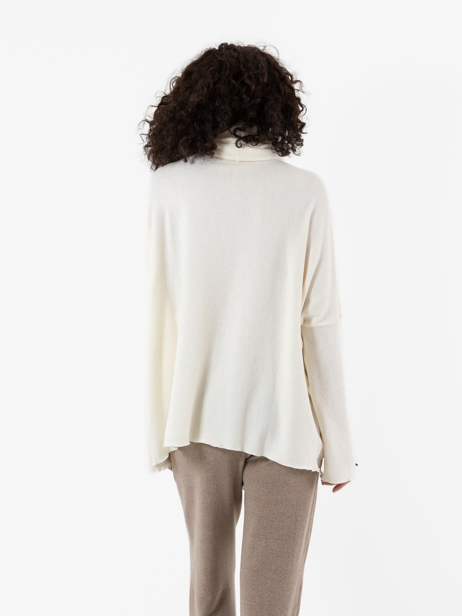 Album Di Famiglia Big Big Turtleneck in Milk JP - ALBUM DI FAMIGLIA at Worthwhile - shop TOP