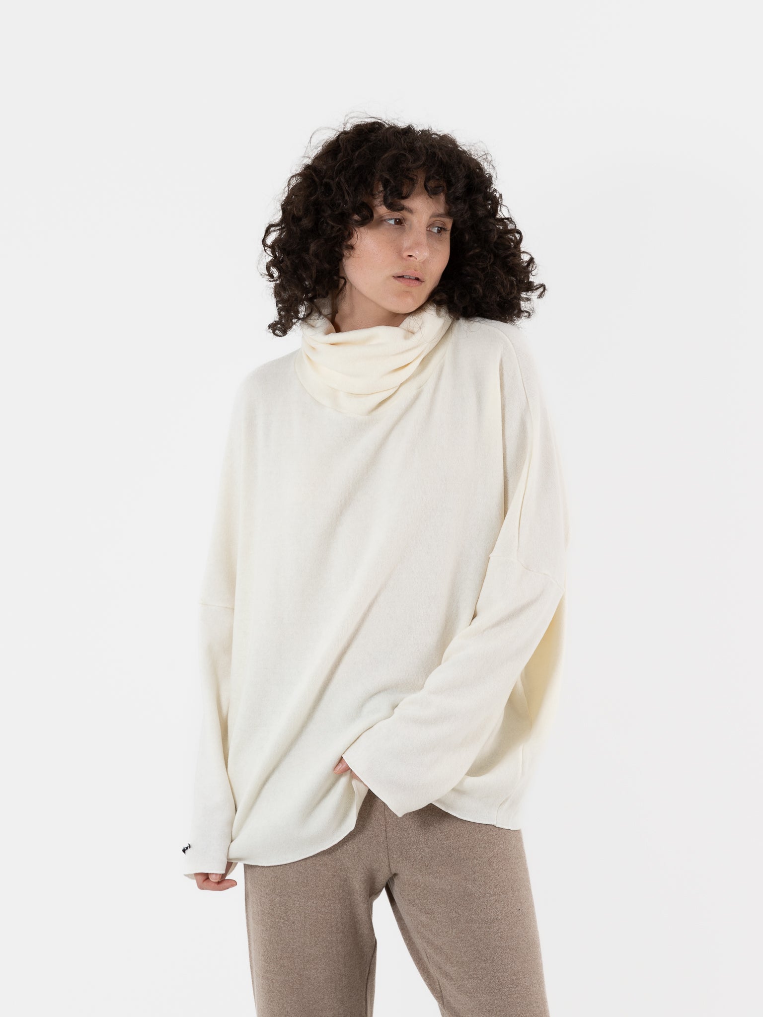 Album Di Famiglia Big Big Turtleneck in Milk JP - ALBUM DI FAMIGLIA at Worthwhile - shop TOP