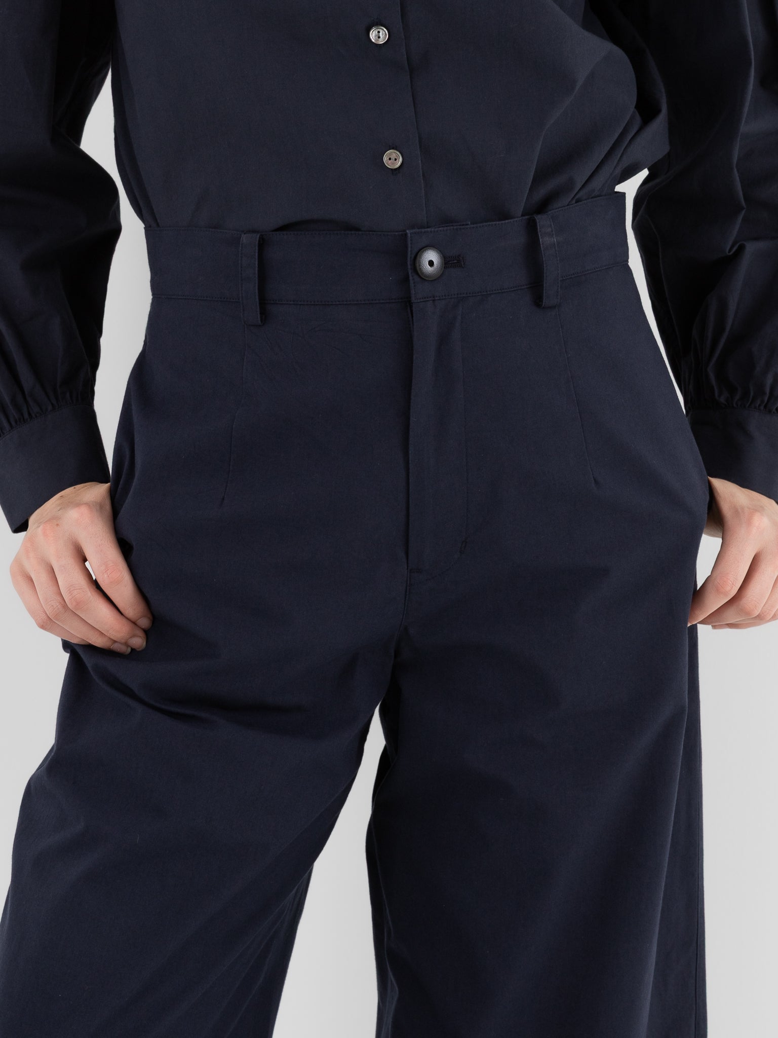 Arts & Science Bulky Chinos Pants in Navy - ARTS & SCIENCE at Worthwhile - shop PANT