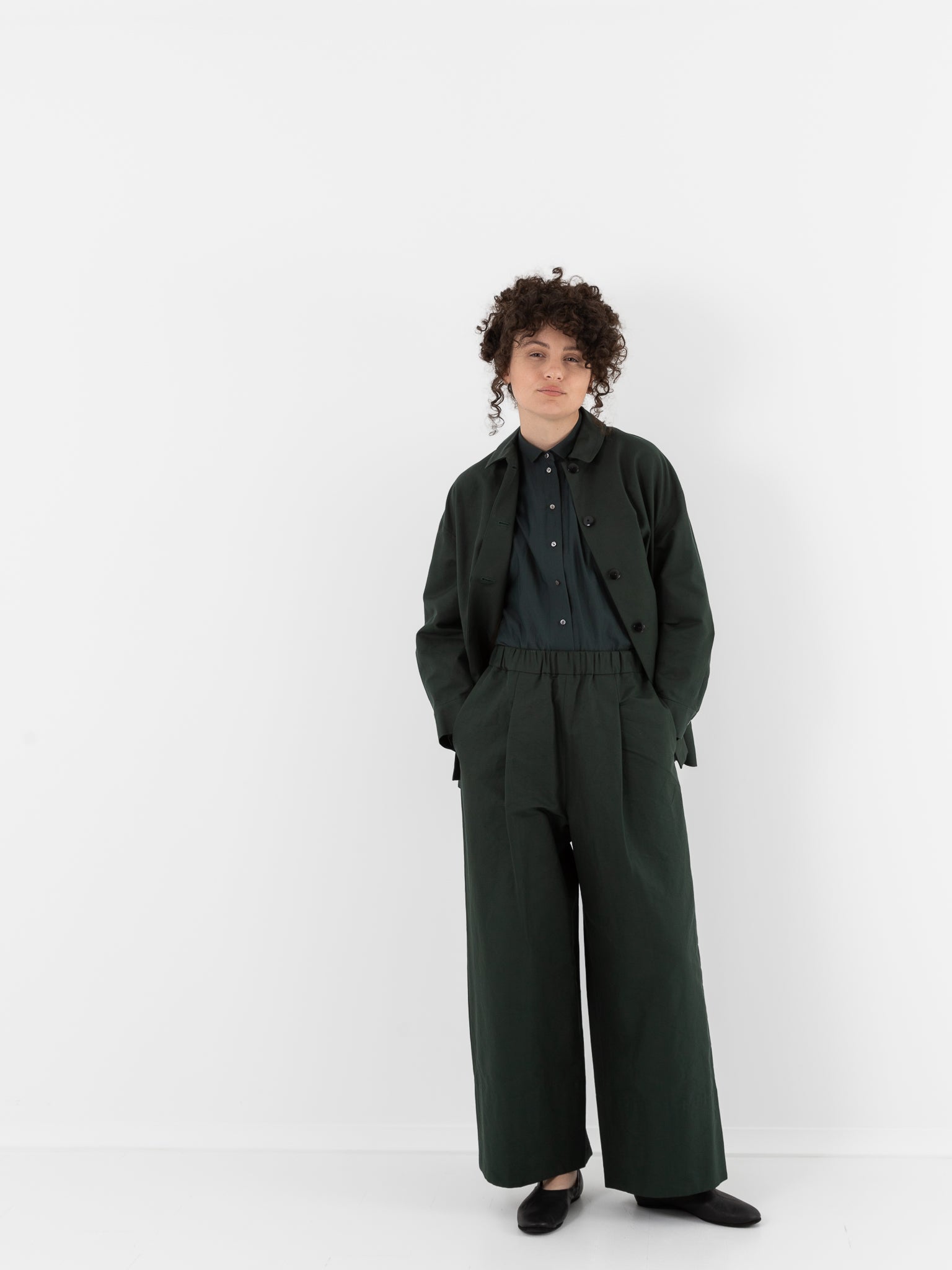 Arts & Science Back Gather Shirt Jacket in Dark Forest Green - ARTS & SCIENCE at Worthwhile - shop JACKET