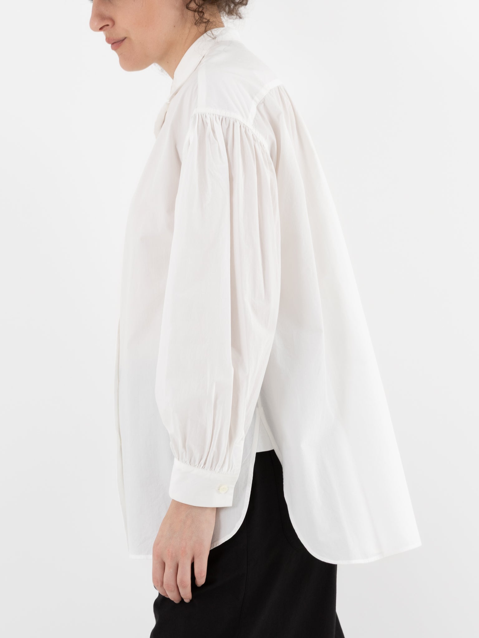 Arts & Science Bulky Gather Shirt in Off White - ARTS & SCIENCE at Worthwhile - shop Unclassified