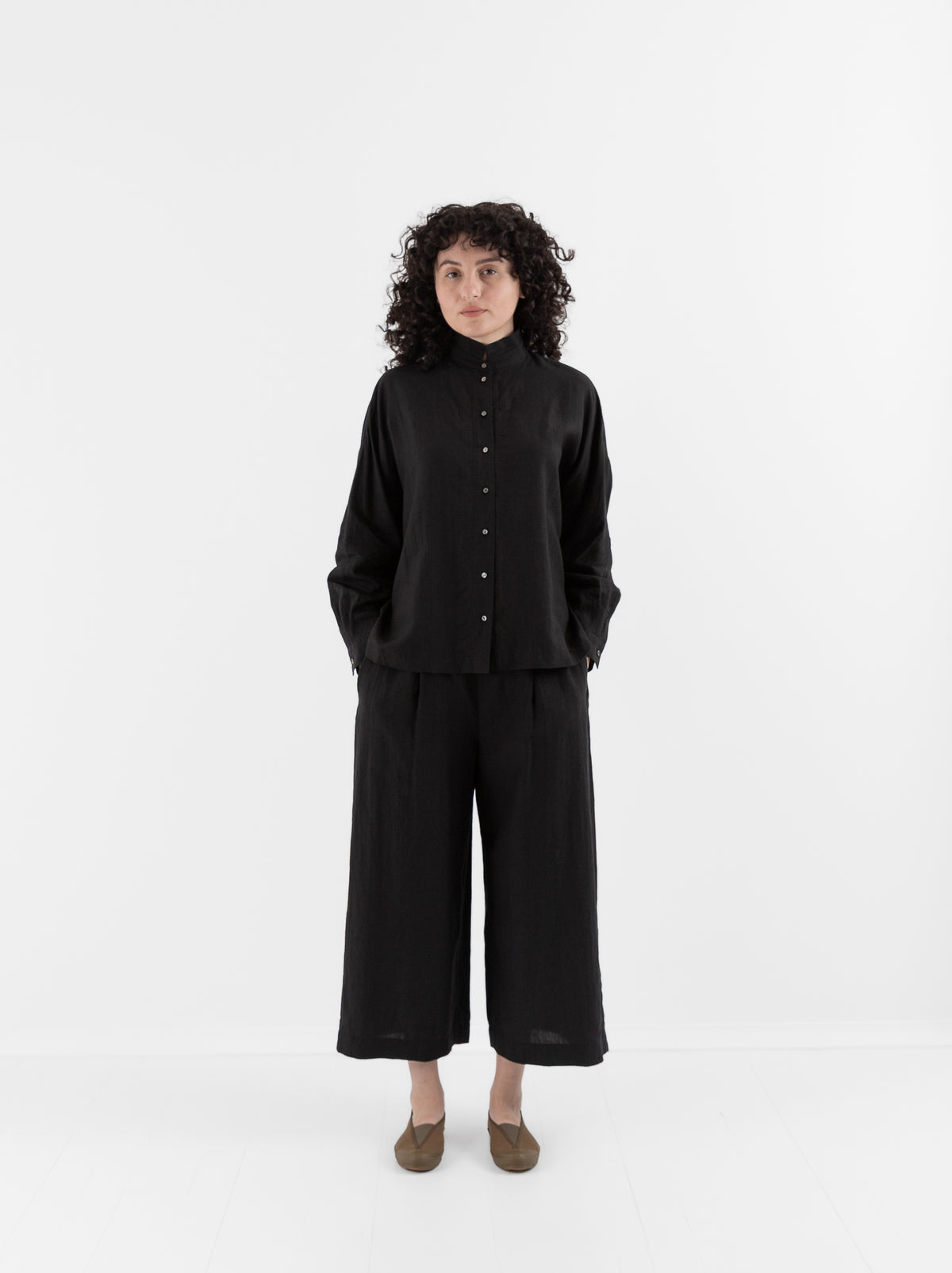 Arts & Science Back Tuck Easy Wide Pants in Black - ARTS & SCIENCE at Worthwhile - shop PANT