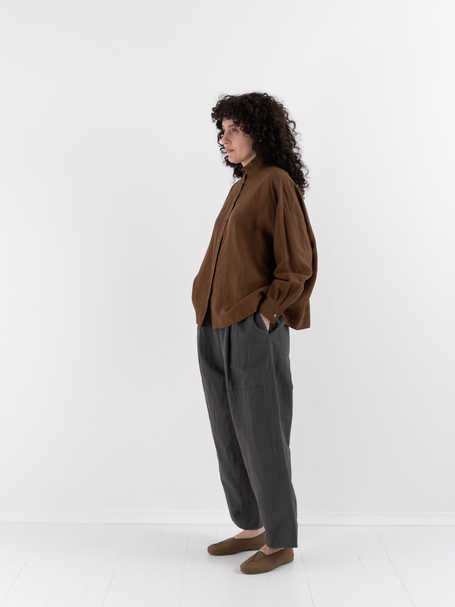 Arts & Science One Tuck Relaxed Fit Pants in Ink Black - ARTS & SCIENCE at Worthwhile - shop PANT