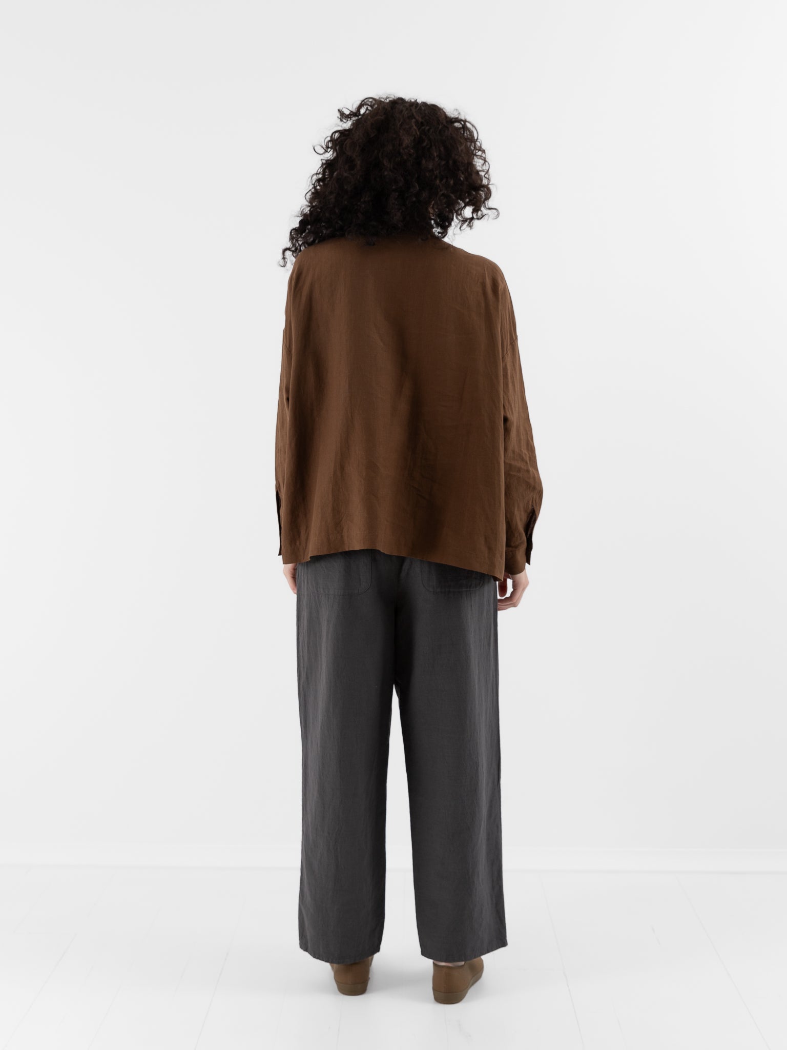 Arts & Science One Tuck Relaxed Fit Pants in Ink Black - ARTS & SCIENCE at Worthwhile - shop PANT