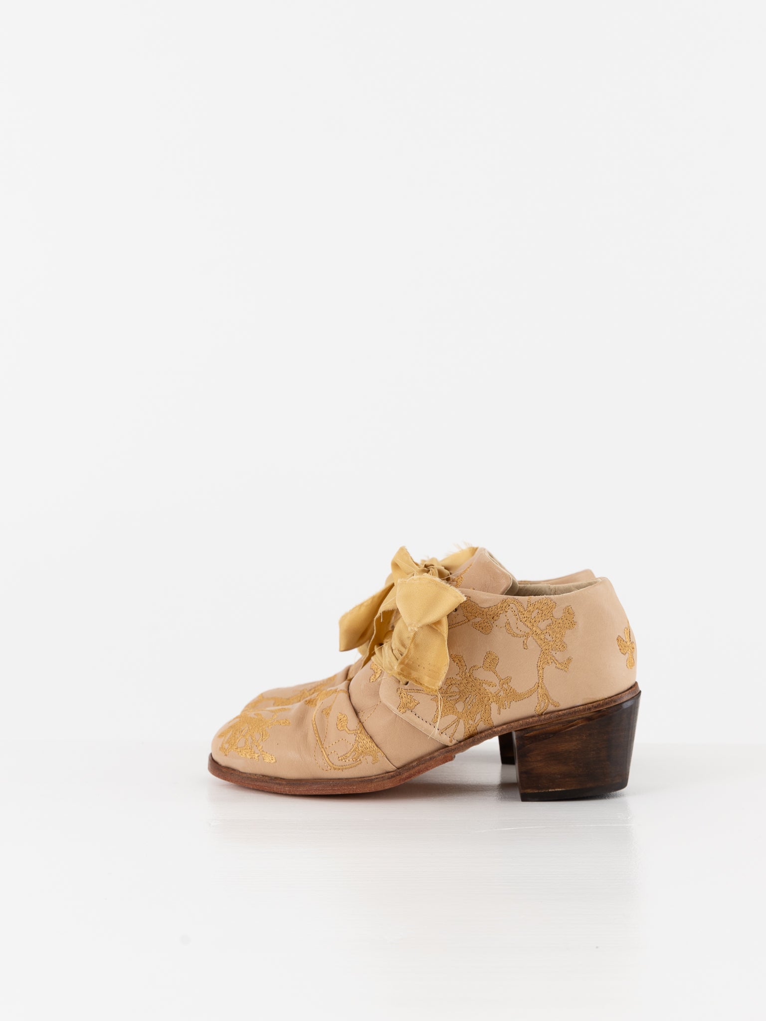 Atelier Inscrire Extinct Flowers Shoe in Natural/Gold - ATELIER INSCRIRE at Worthwhile - shop SHOES