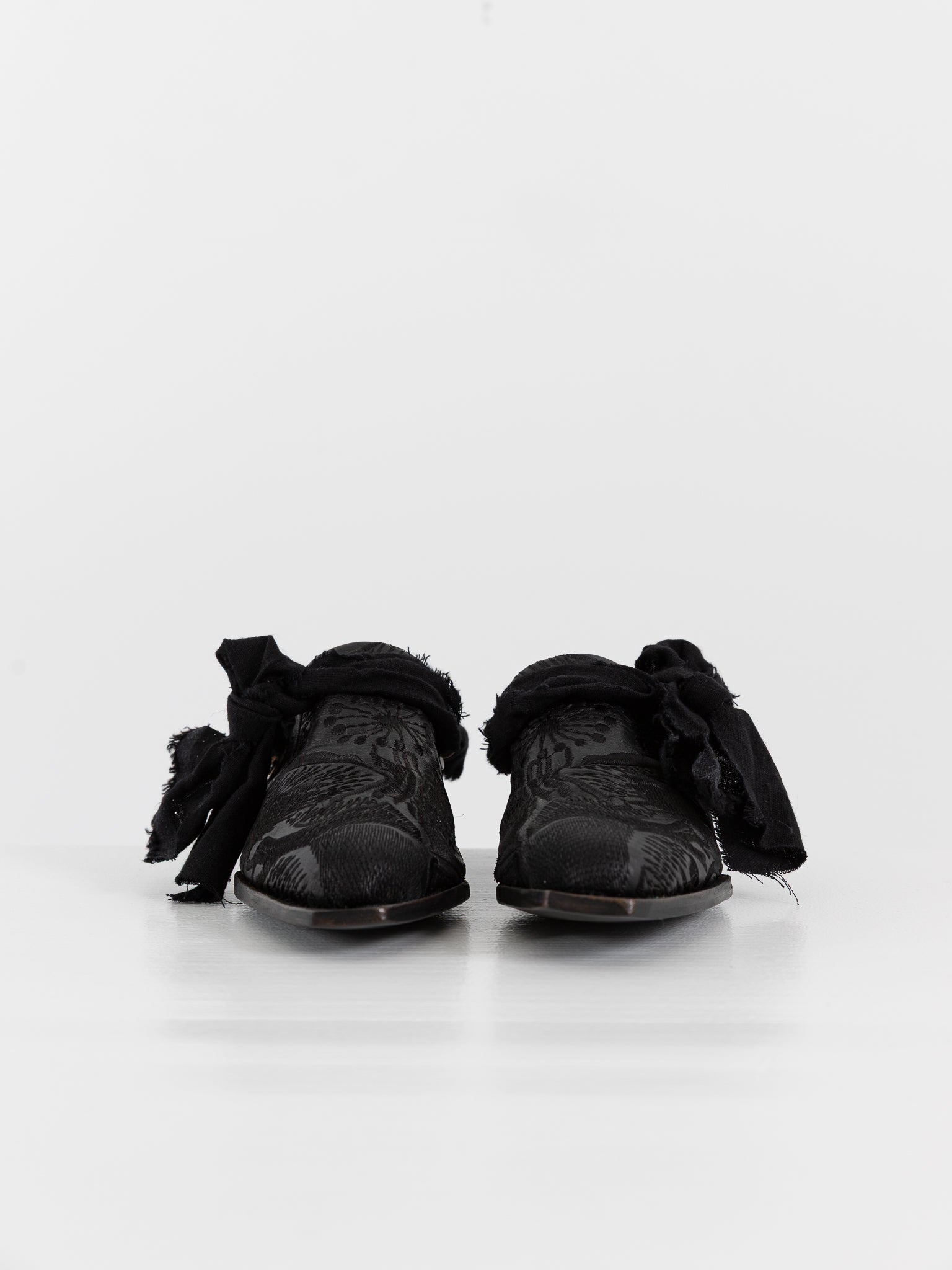 Atelier Inscrire Venancia Shoe in Black - ATELIER INSCRIRE at Worthwhile - shop SHOES