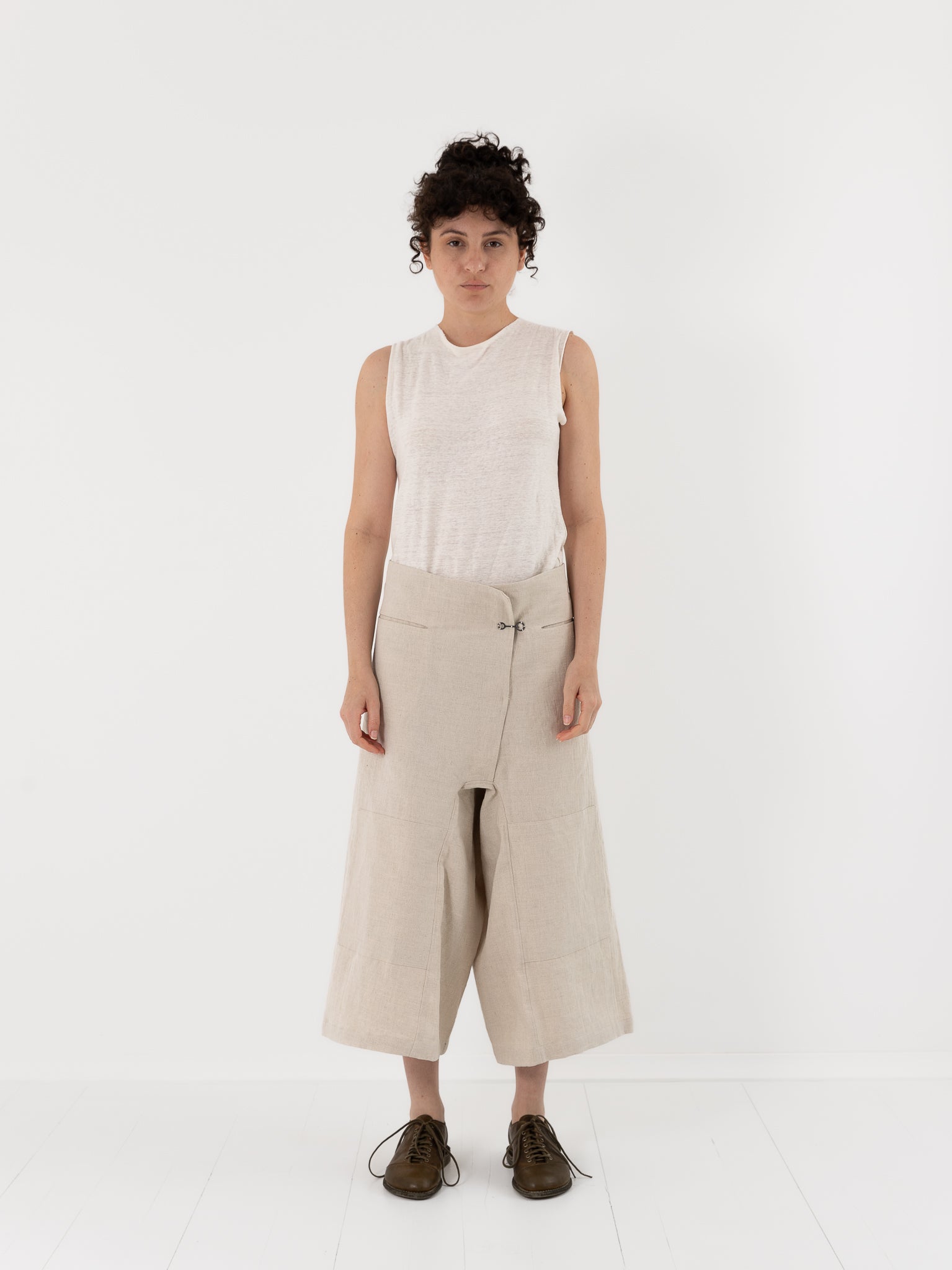 Atelier Suppan Toile Short Pants 42 in Off White - ATELIER SUPPAN at Worthwhile - shop PANT