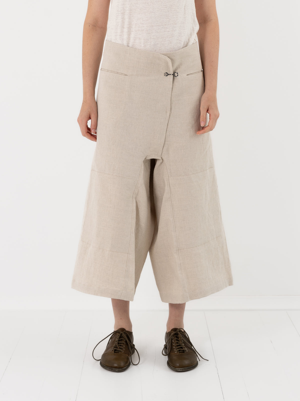 Atelier Suppan Toile Short Pants 42 in Off White - ATELIER SUPPAN at Worthwhile - shop PANT