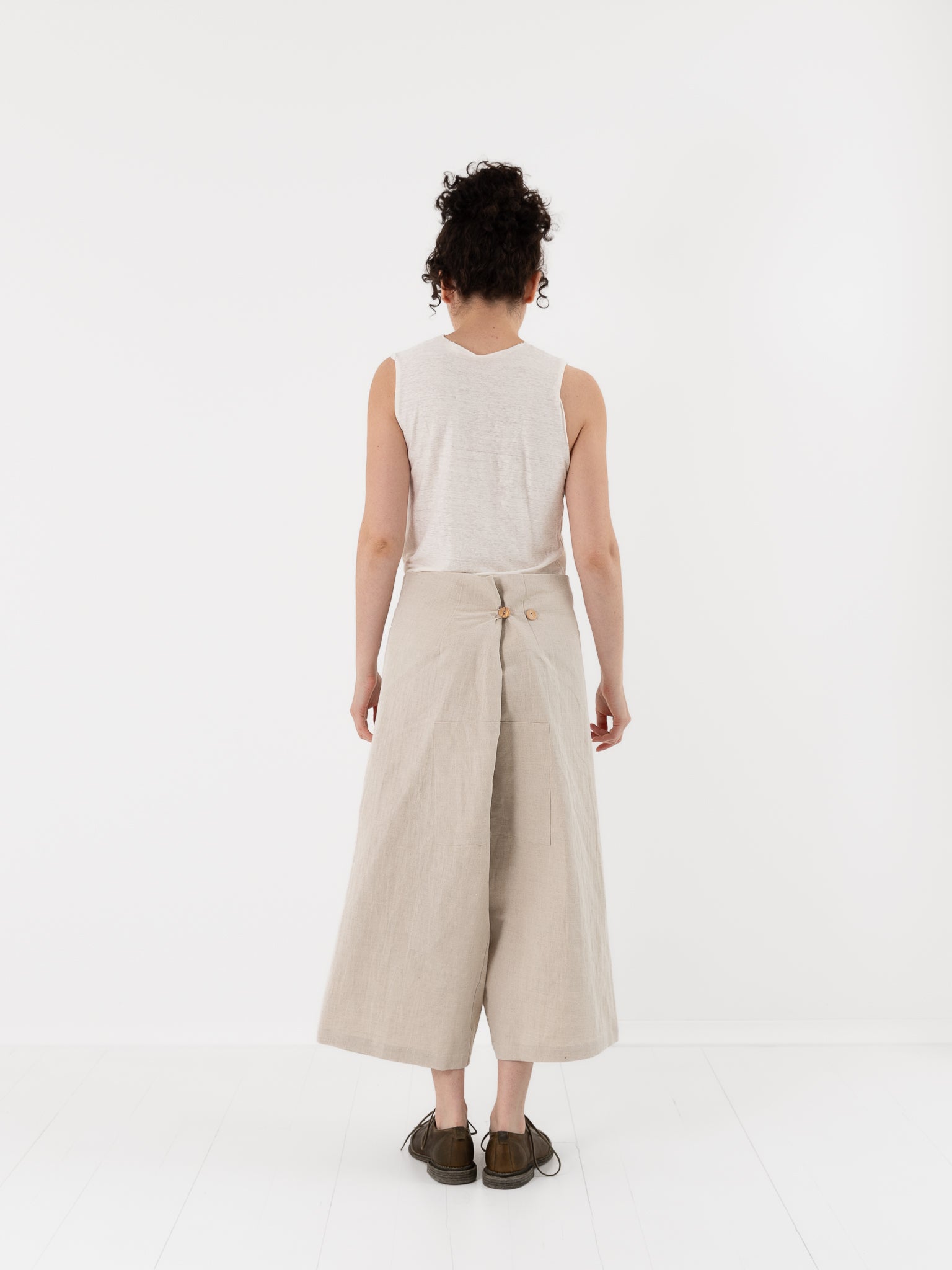 Atelier Suppan Toile Short Pants 42 in Off White - ATELIER SUPPAN at Worthwhile - shop PANT