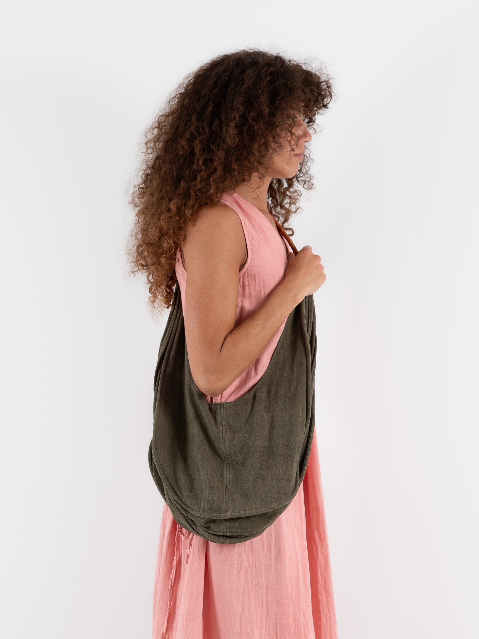 The Backward Vendor Crossbody Jellyfish Bag in Pomegranate - THE BACKWARD VENDOR at Worthwhile - shop BAG
