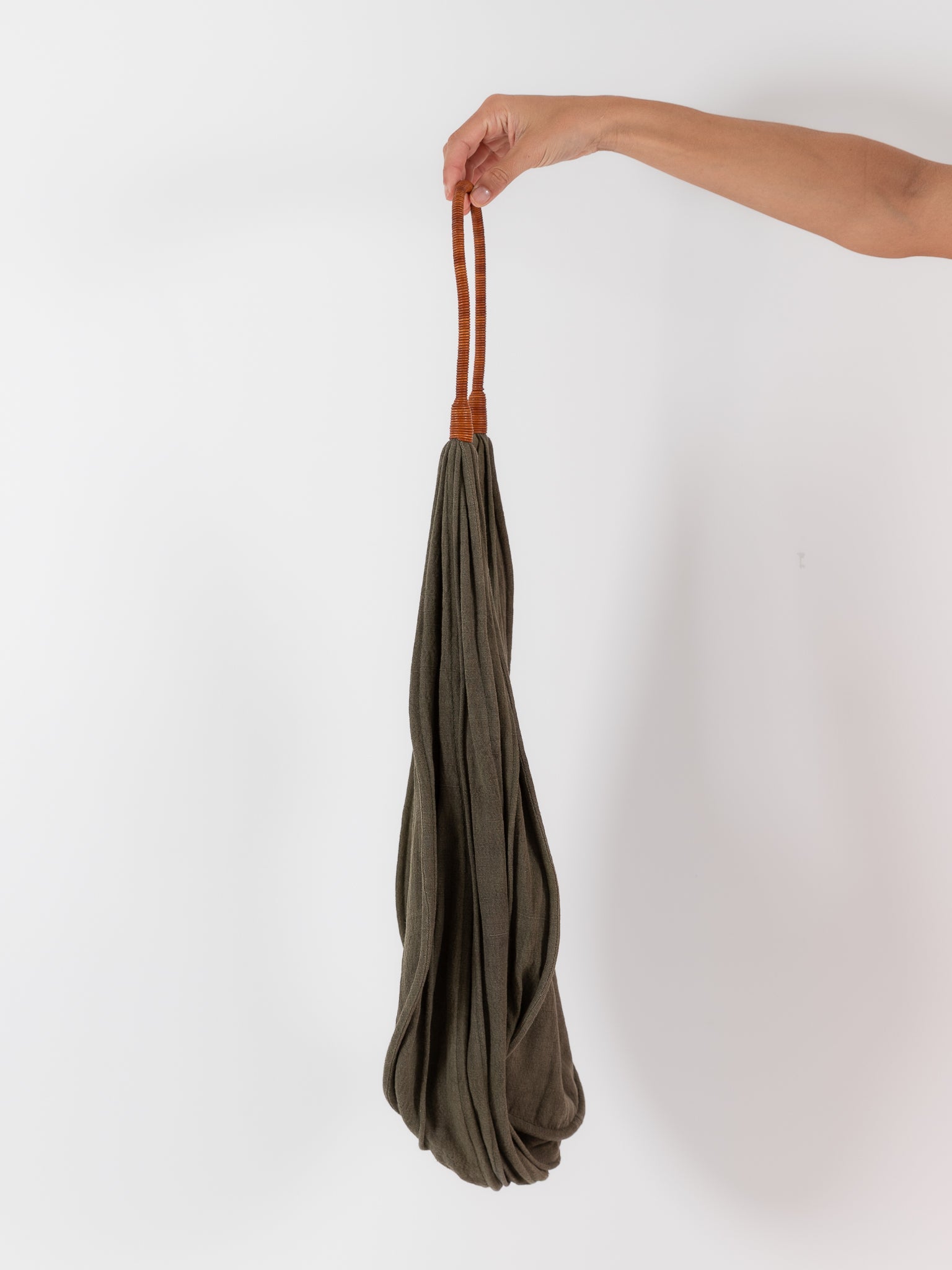 The Backward Vendor Crossbody Jellyfish Bag in Pomegranate - THE BACKWARD VENDOR at Worthwhile - shop BAG
