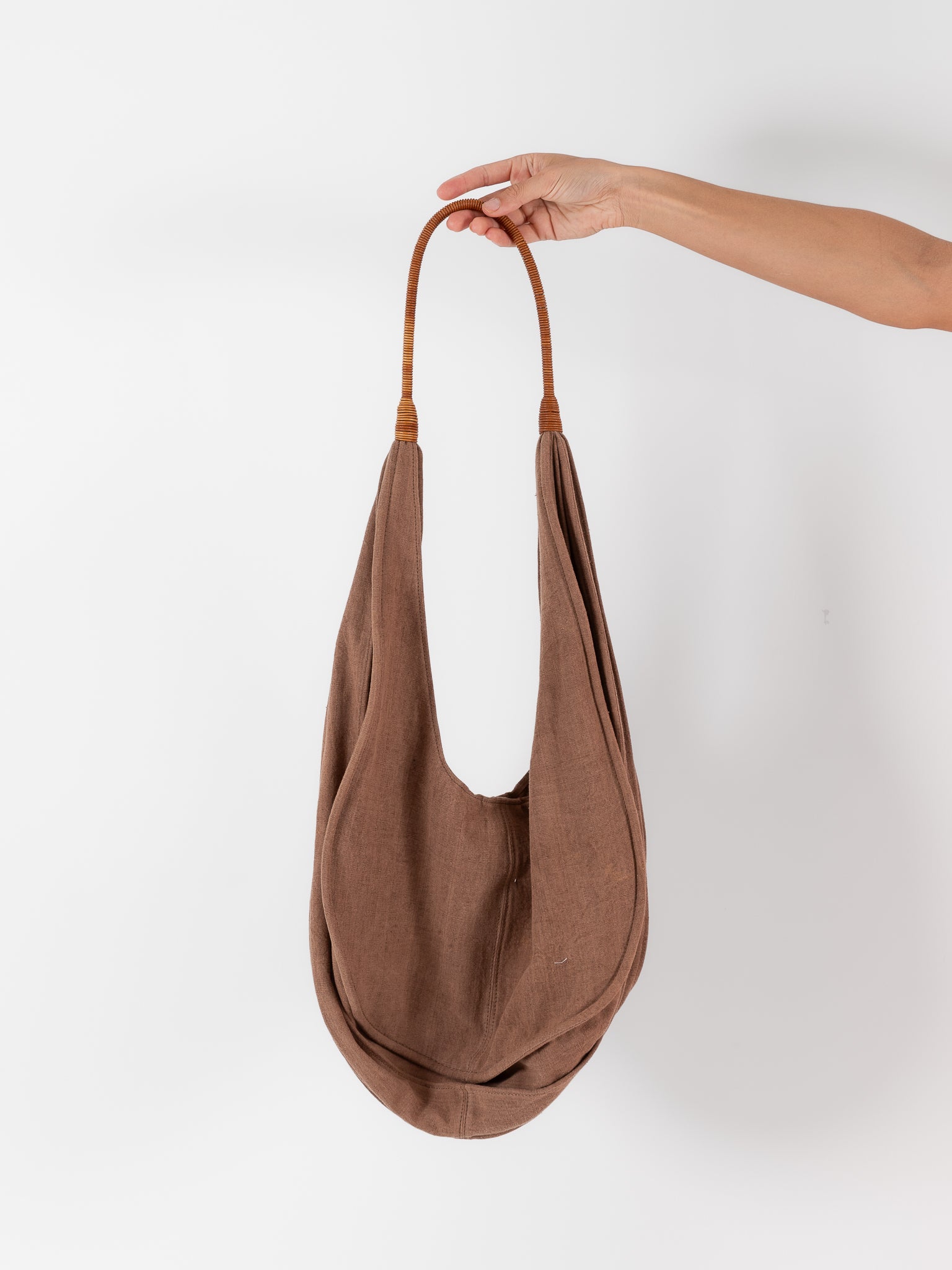 The Backward Vendor Crossbody Jellyfish Bag in Peach - THE BACKWARD VENDOR at Worthwhile - shop BAG