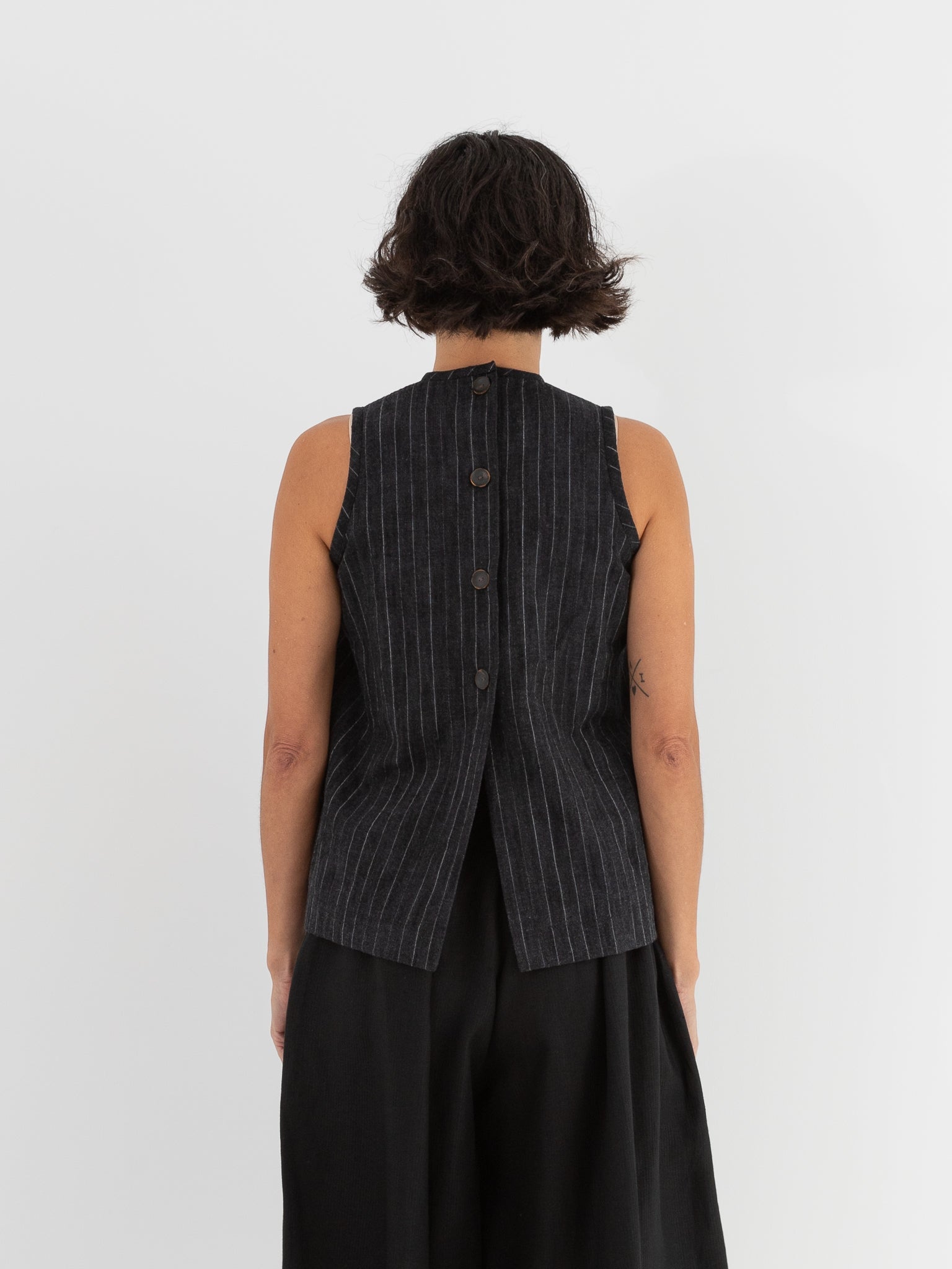 Der Antagonist Sleeveless Shirt 7 in Dark Stripe - DER ANTAGONIST at Worthwhile - shop TOP