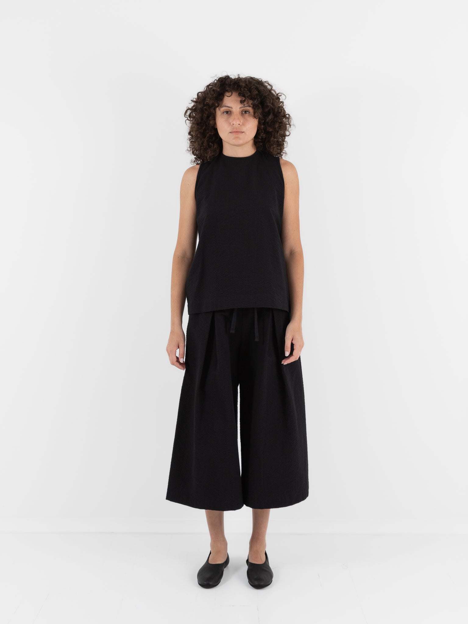 Der Antagonist Shirt in Black - DER ANTAGONIST at Worthwhile - shop TOP