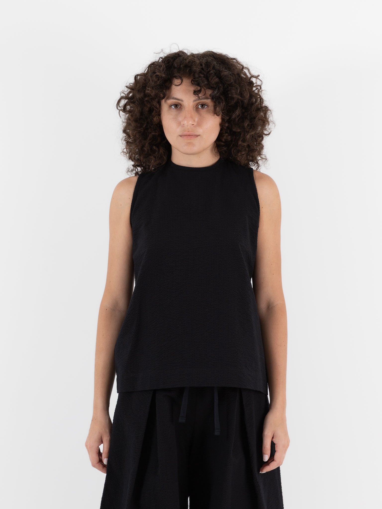 Der Antagonist Shirt in Black - DER ANTAGONIST at Worthwhile - shop TOP