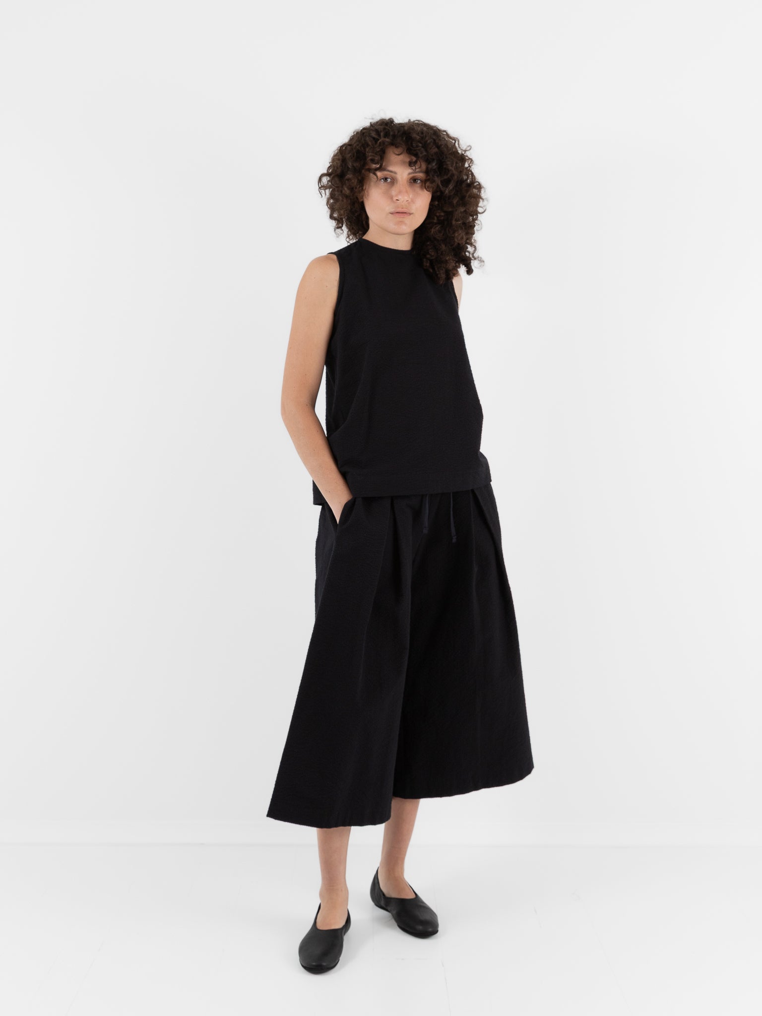 Der Antagonist Shirt in Black - DER ANTAGONIST at Worthwhile - shop TOP