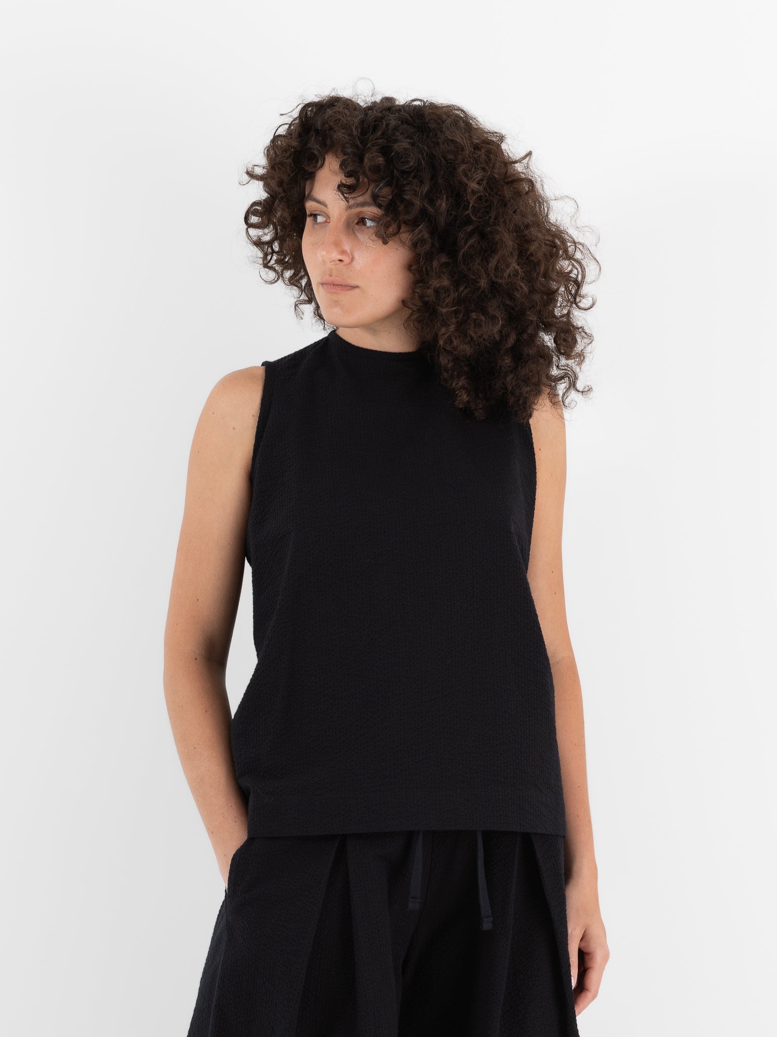 Der Antagonist Shirt in Black - DER ANTAGONIST at Worthwhile - shop TOP