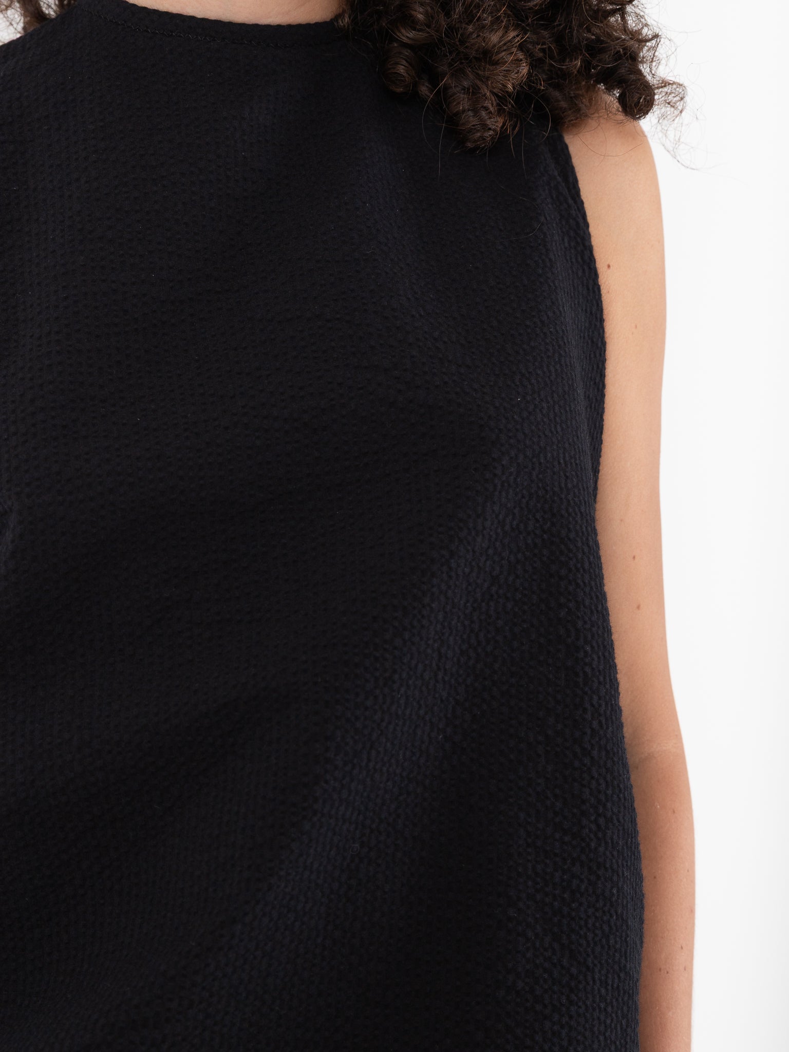 Der Antagonist Shirt in Black - DER ANTAGONIST at Worthwhile - shop TOP