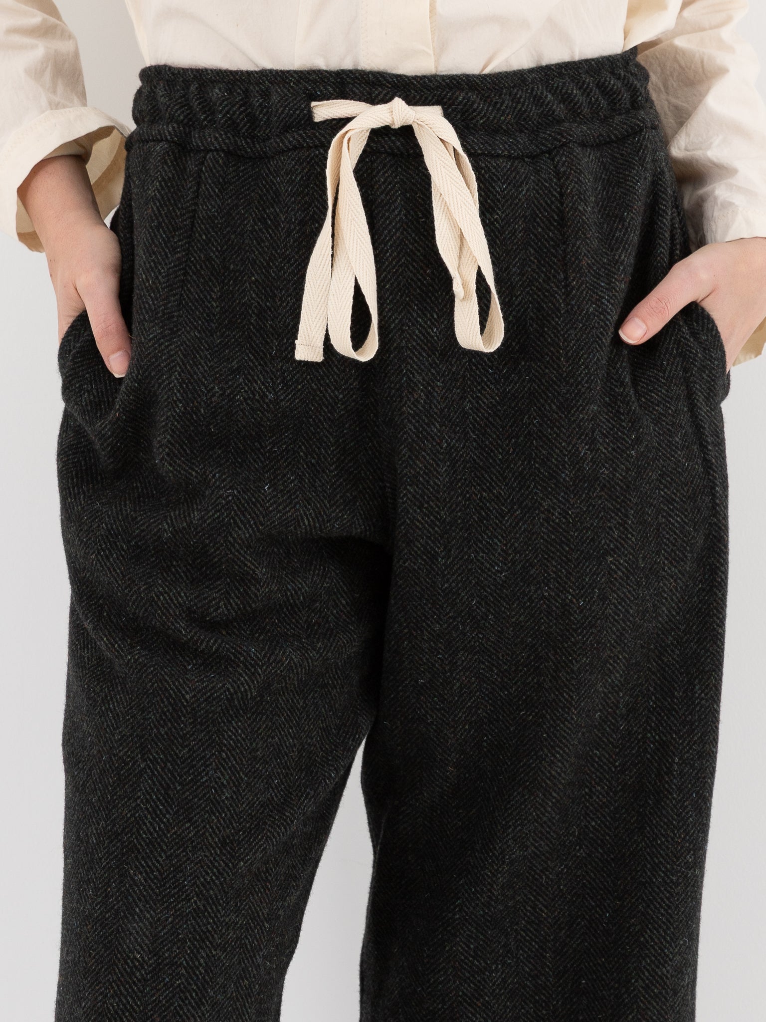 Der Antagonist Pants 12 in Dark Forest - DER ANTAGONIST at Worthwhile - shop PANT