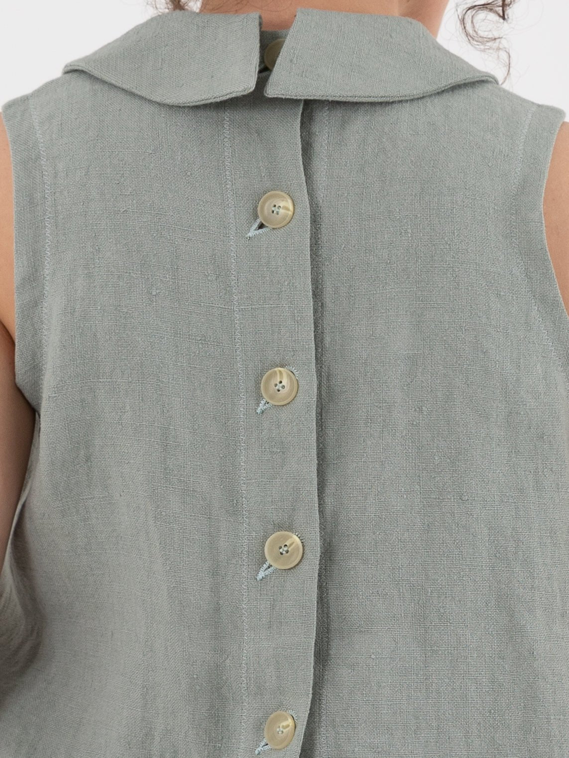 Der Antagonist Shirt 28 in Celadon - DER ANTAGONIST at Worthwhile - shop VEST