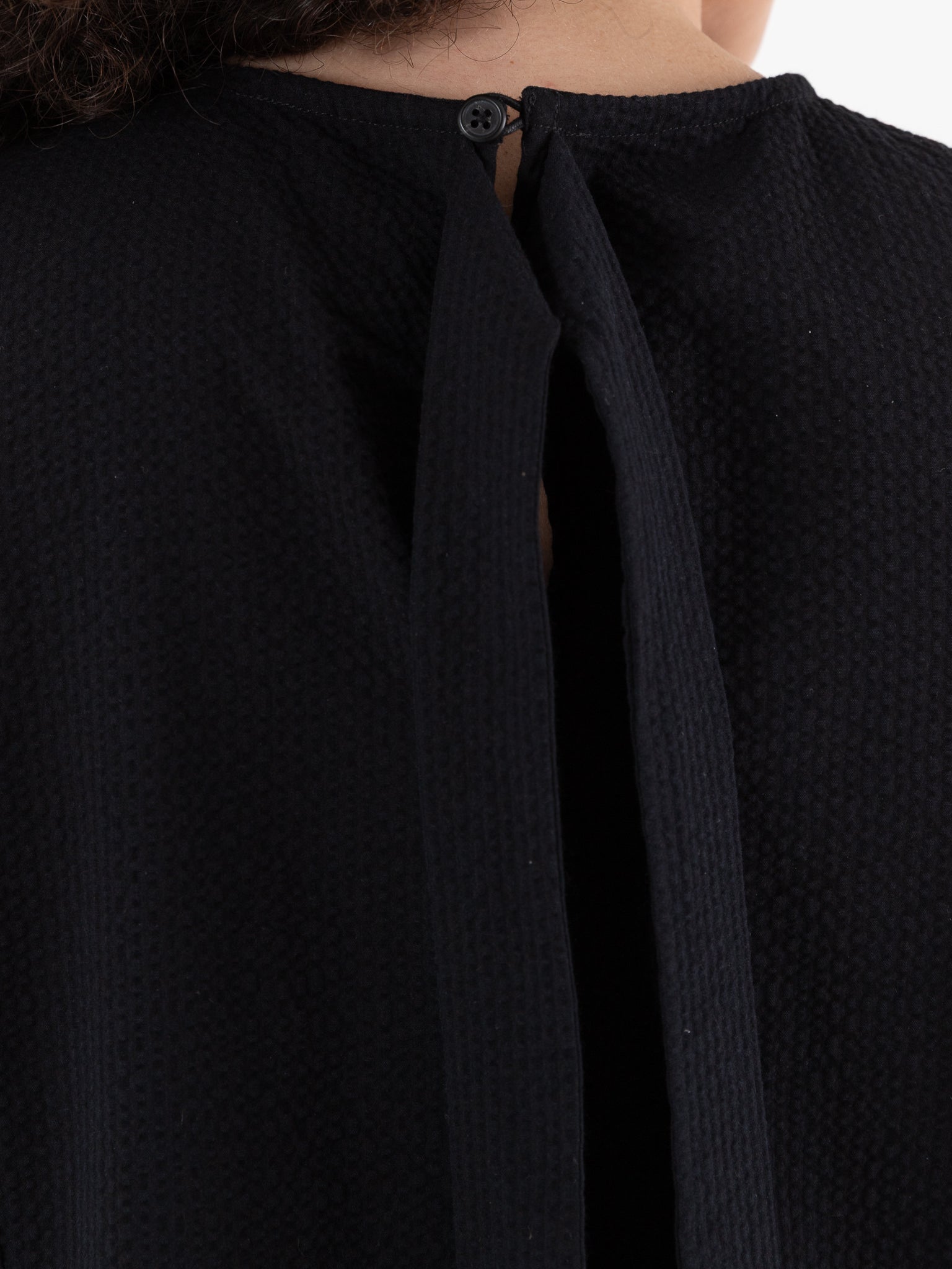 Der Antagonist Dress in Black - DER ANTAGONIST at Worthwhile - shop DRESS