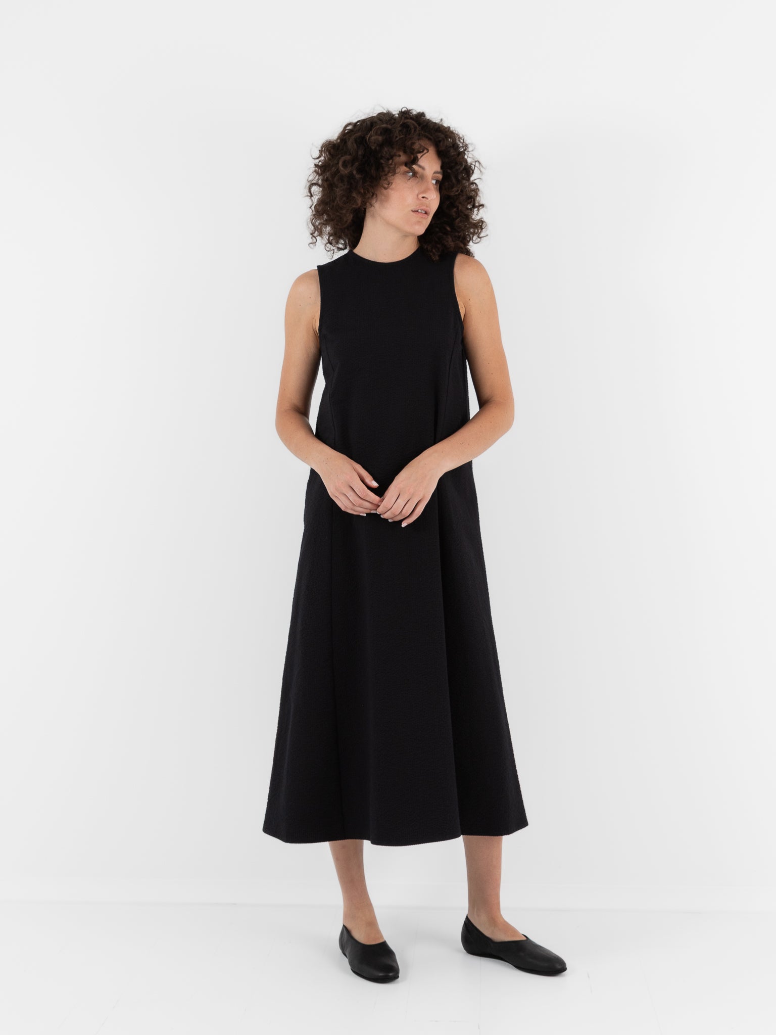 Der Antagonist Dress in Black - DER ANTAGONIST at Worthwhile - shop DRESS