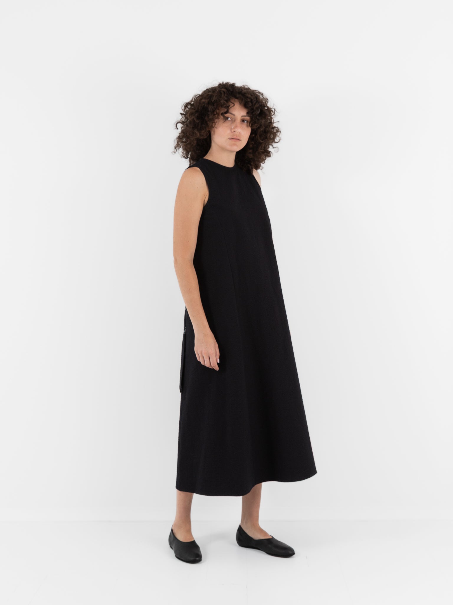 Der Antagonist Dress in Black - DER ANTAGONIST at Worthwhile - shop DRESS