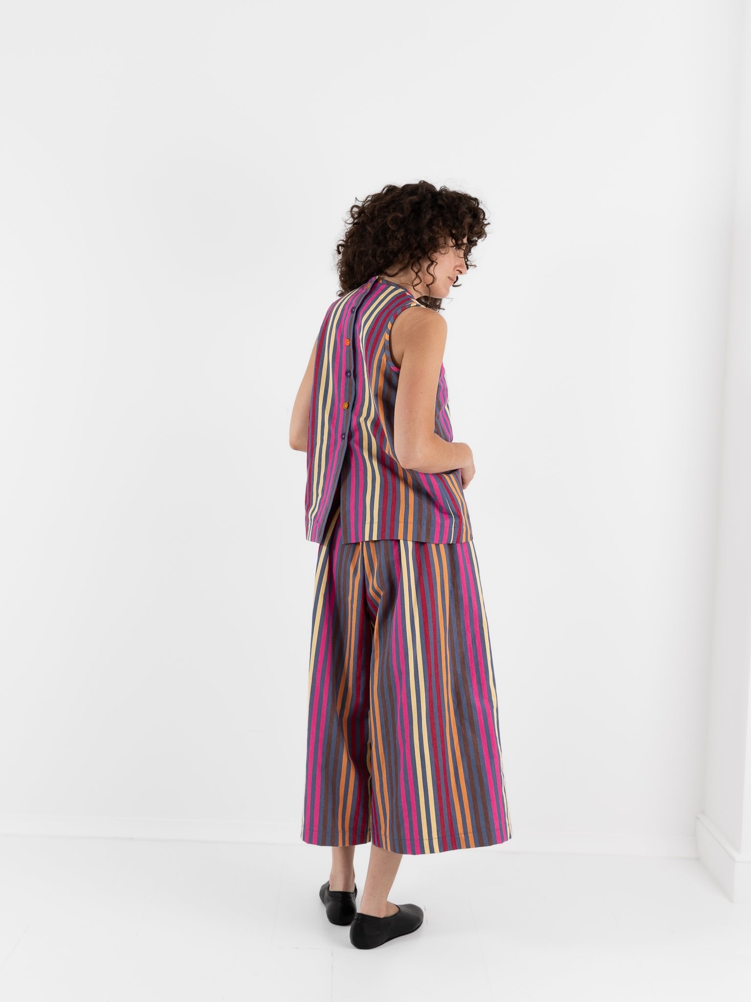 Der Antagonist Shirt in Stripe - DER ANTAGONIST at Worthwhile - shop TOP