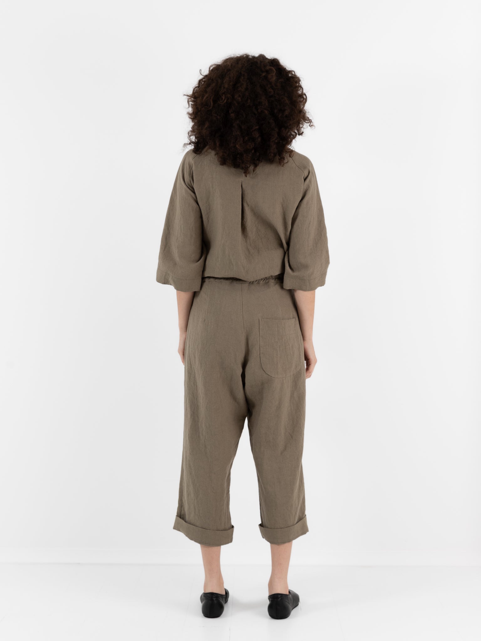 Der Antagonist Trouser in Moss Green - DER ANTAGONIST at Worthwhile - shop JACKET