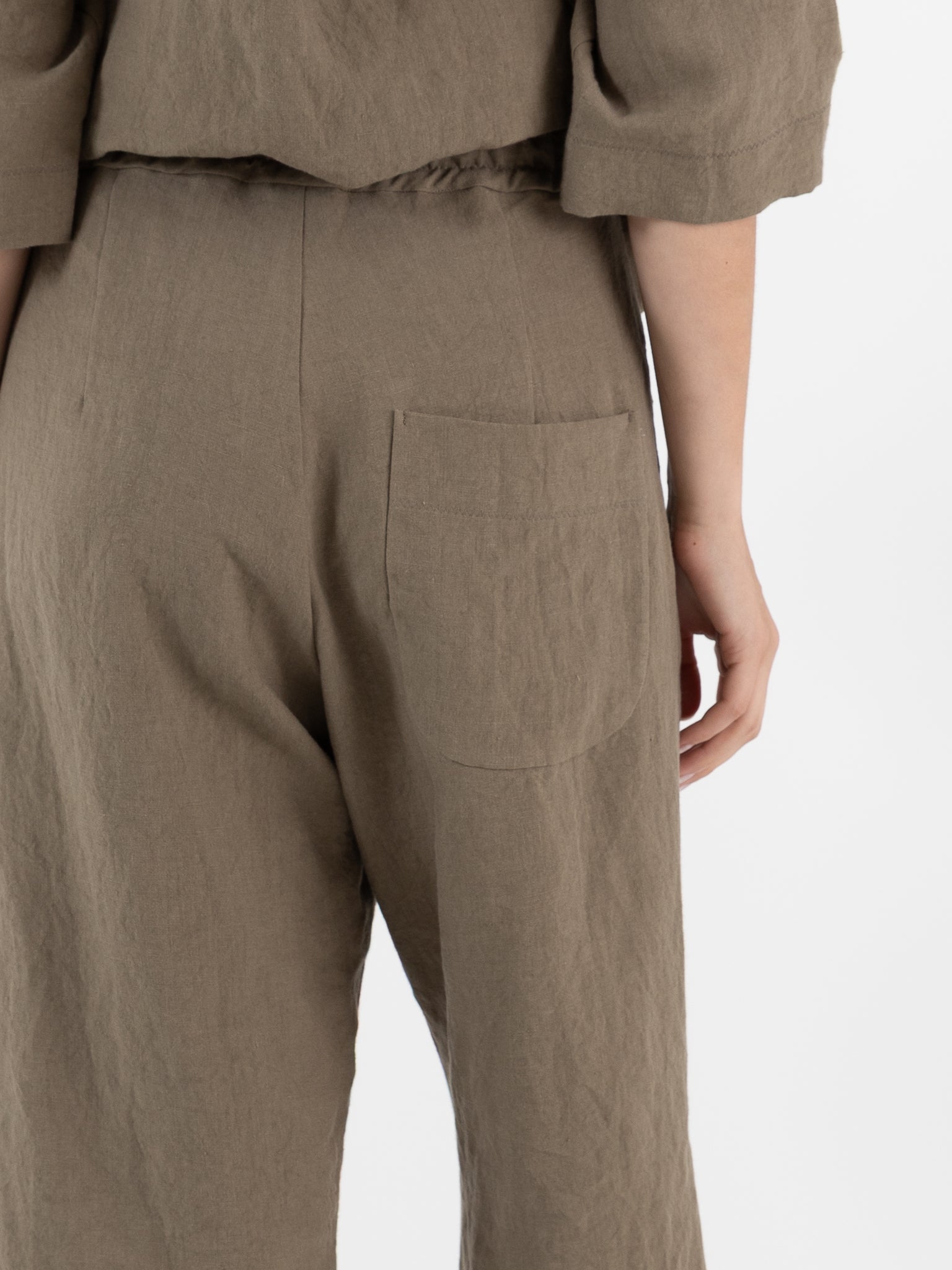 Der Antagonist Trouser in Moss Green - DER ANTAGONIST at Worthwhile - shop JACKET