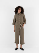 Der Antagonist Trouser in Moss Green - DER ANTAGONIST at Worthwhile - shop JACKET