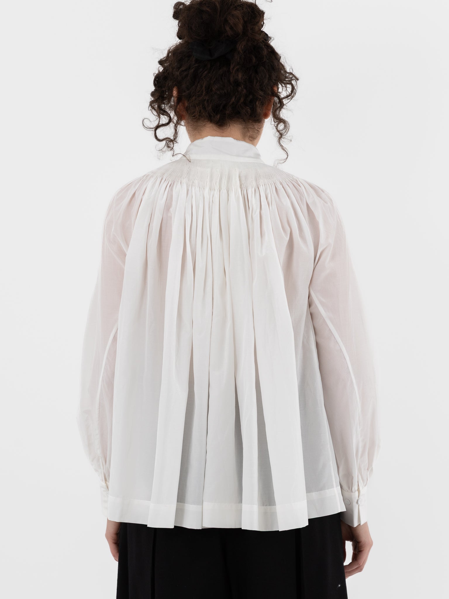 École De Curiosités Anne Shirt in Off White - ECOLE DE CURIOSITES at Worthwhile - shop TOP