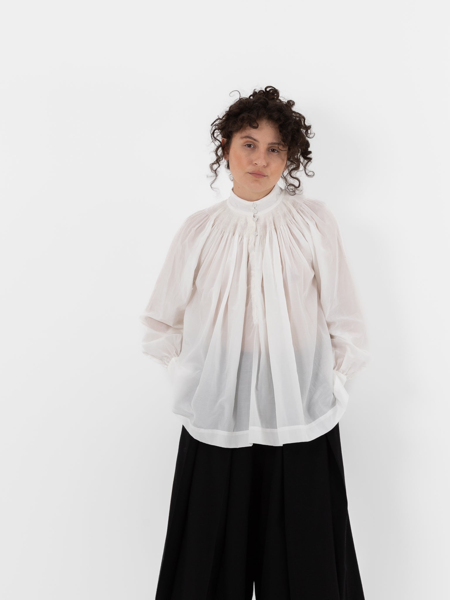 École De Curiosités Anne Shirt in Off White - ECOLE DE CURIOSITES at Worthwhile - shop TOP