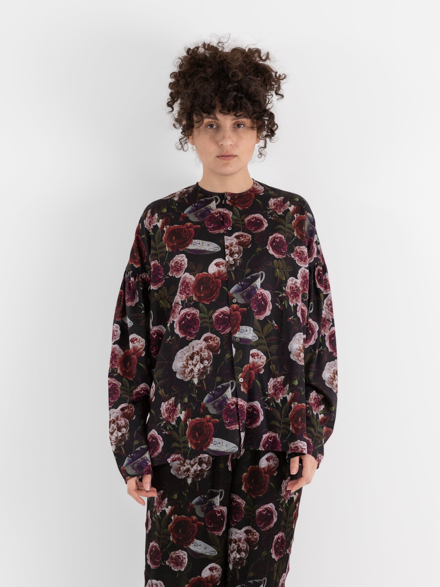 École De Curiosités Basil Shirt in Black/Roses - ECOLE DE CURIOSITES at Worthwhile - shop TOP