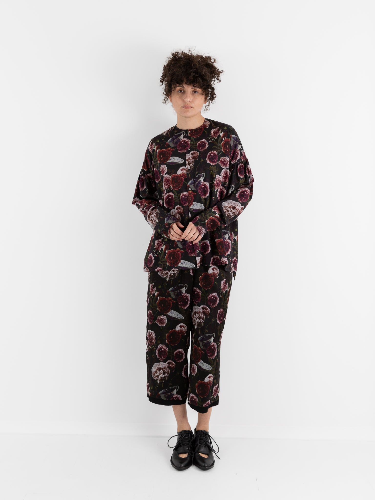 École De Curiosités Basil Shirt in Black/Roses - ECOLE DE CURIOSITES at Worthwhile - shop TOP
