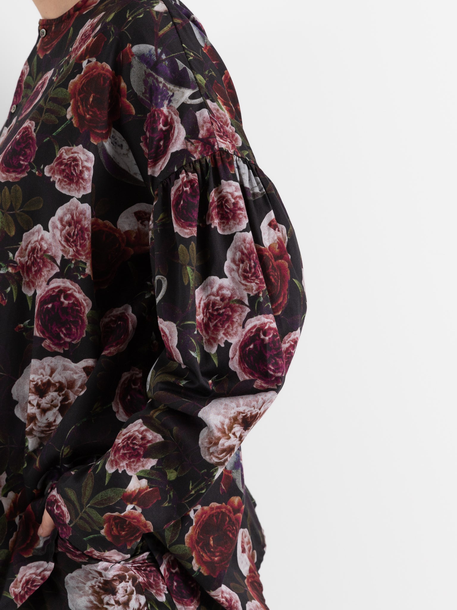 École De Curiosités Basil Shirt in Black/Roses - ECOLE DE CURIOSITES at Worthwhile - shop TOP