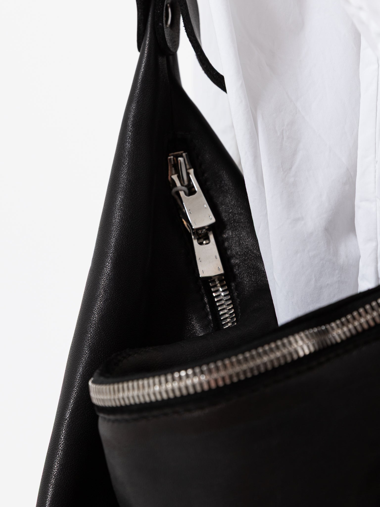 Guidi Crossbody Bag HM02 in Black - GUIDI at Worthwhile - shop BAG
