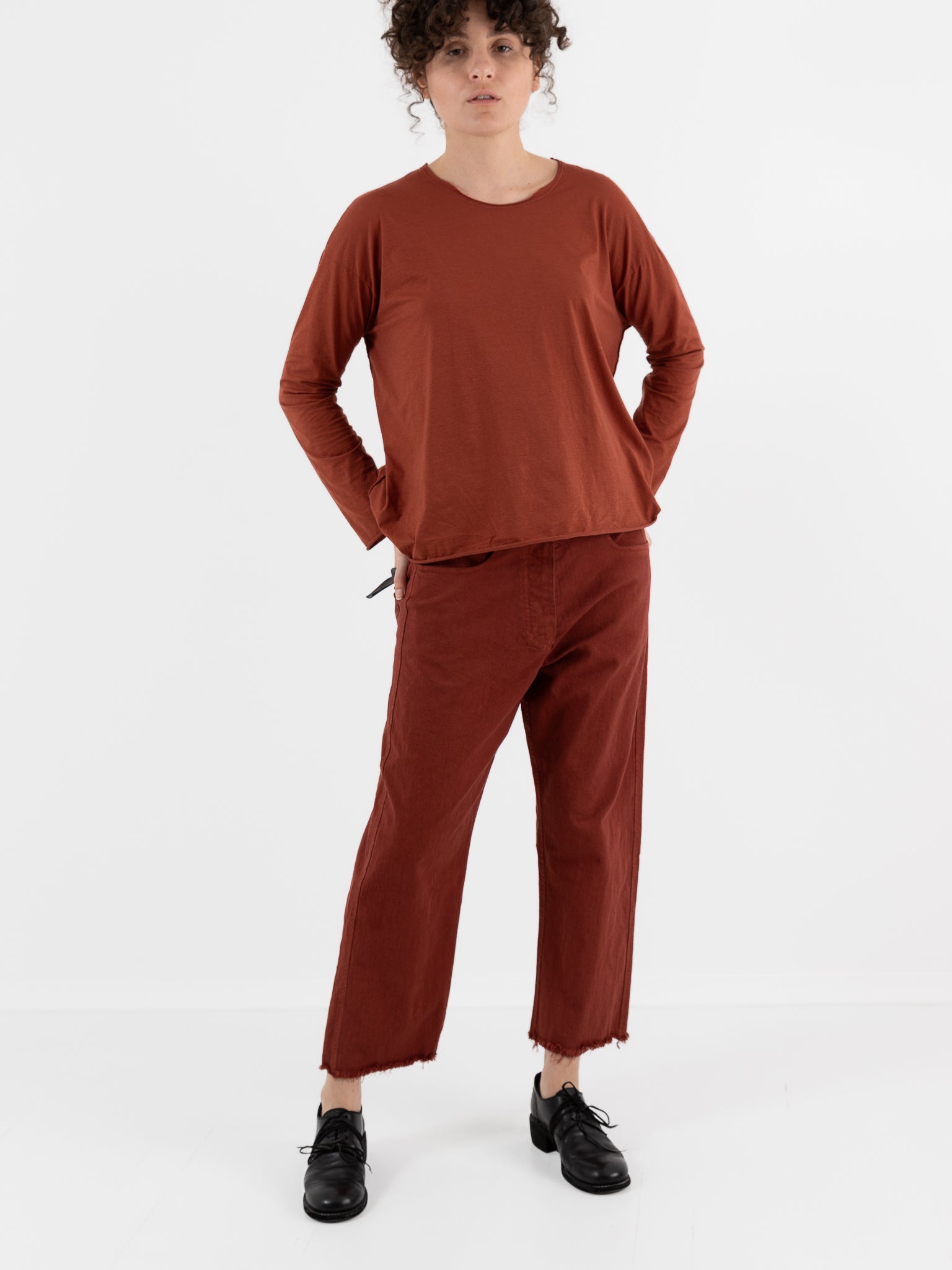 Serienumerica 5 Pocket Pant in Amaranto - SERIE NUMERICA at Worthwhile - shop PANT