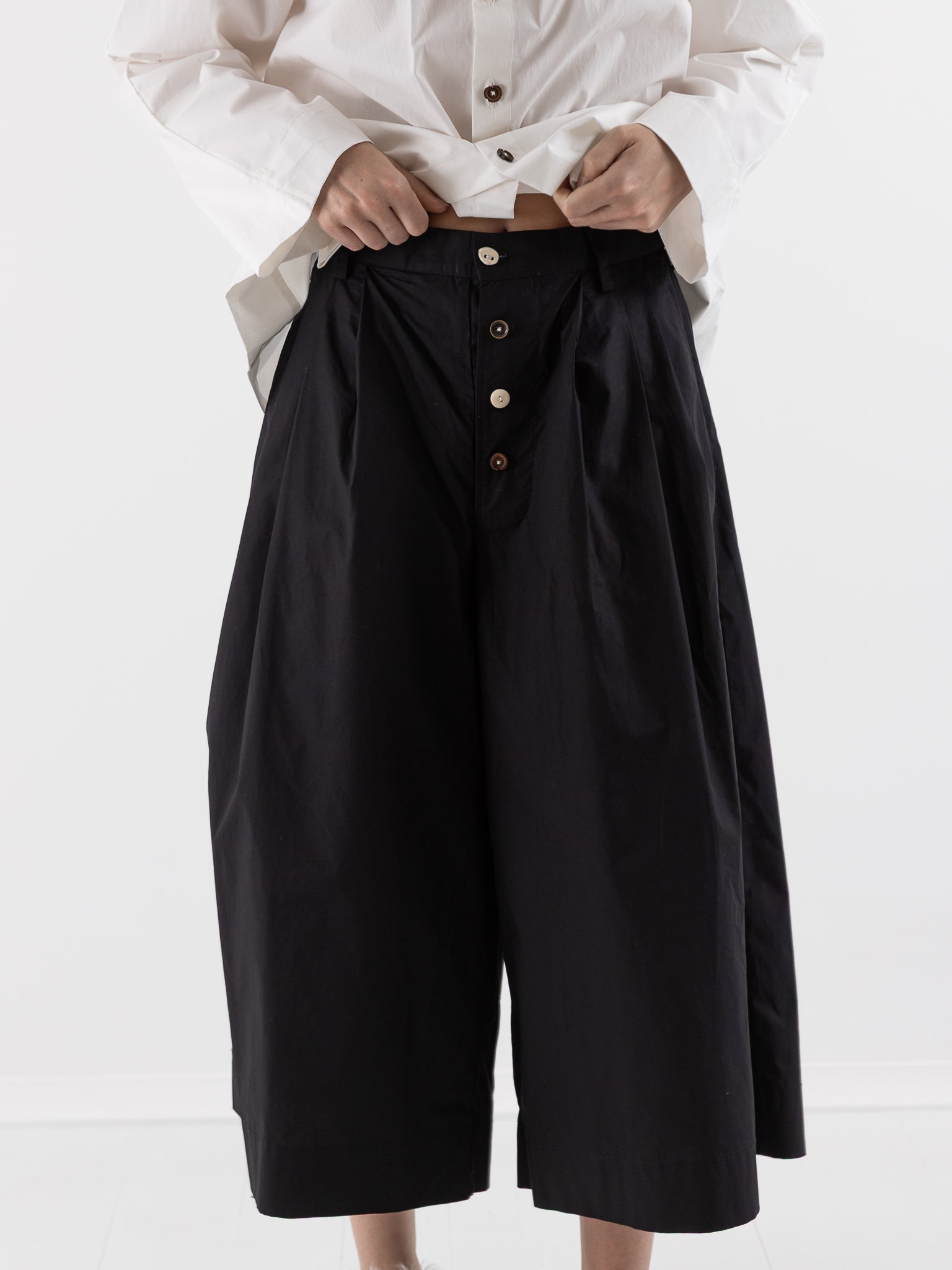 The Backward Vendor Float Trousers in Black - THE BACKWARD VENDOR at Worthwhile - shop TOP