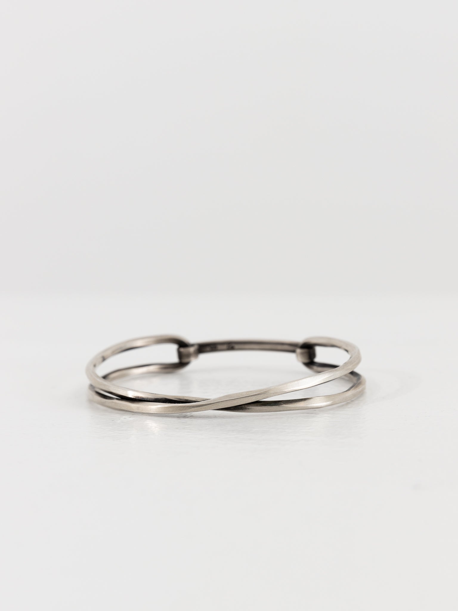 Werkstatt:München Bracelet Crossed - WERKSTATT:MUNCHEN at Worthwhile - shop BRACELETS