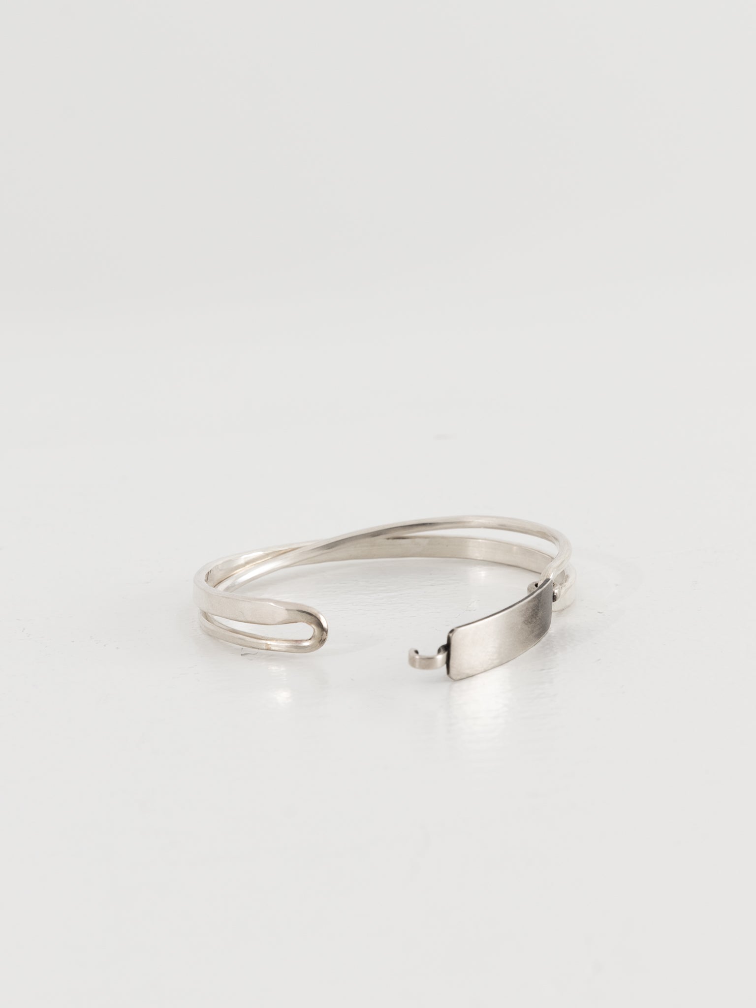 Werkstatt:München Bracelet Flat Crossed - WERKSTATT:MUNCHEN at Worthwhile - shop BRACELETS